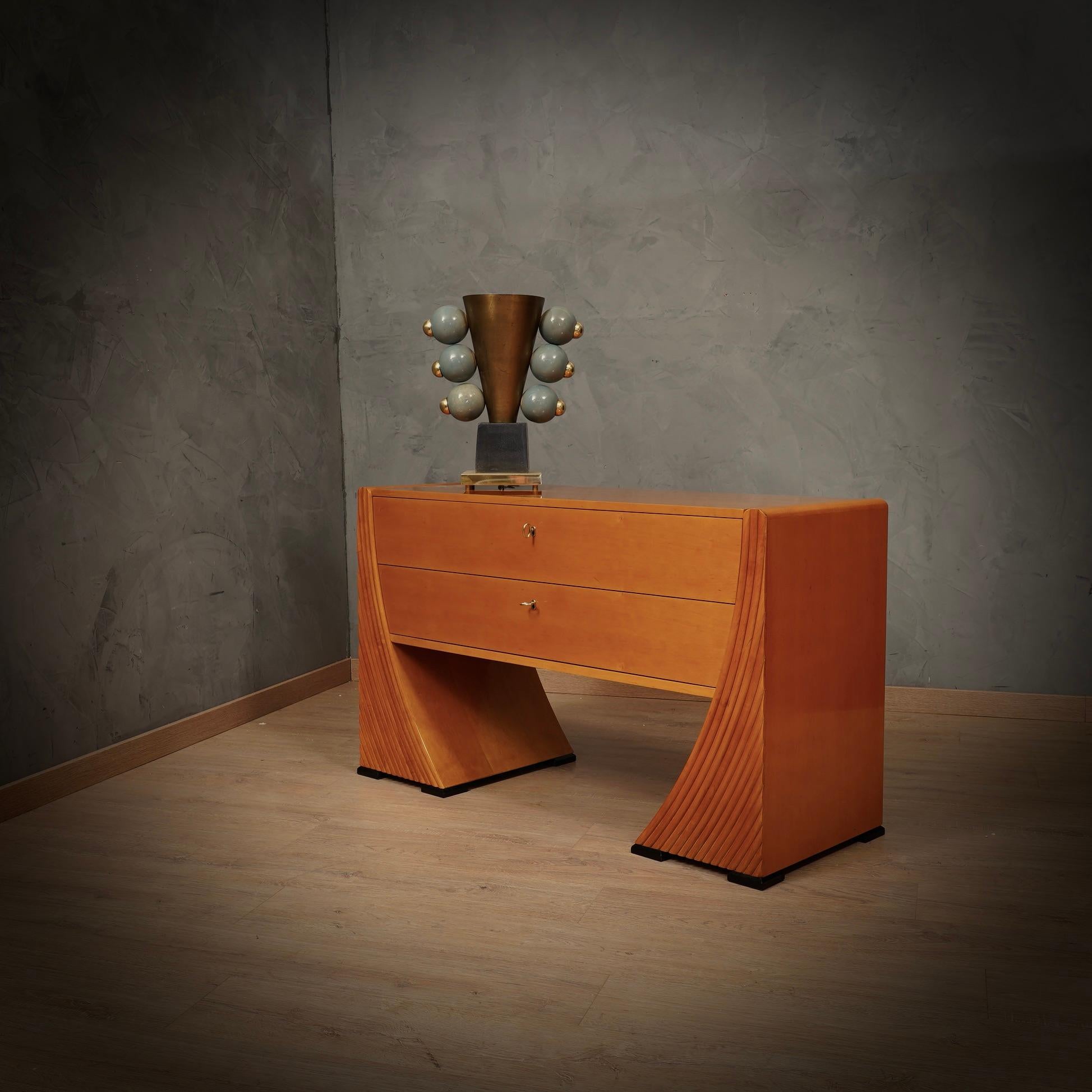 Mid-Century moderno Commode e cassettiera italiana in legno di ciliegio e ottone del MidCentury, 1950 in vendita