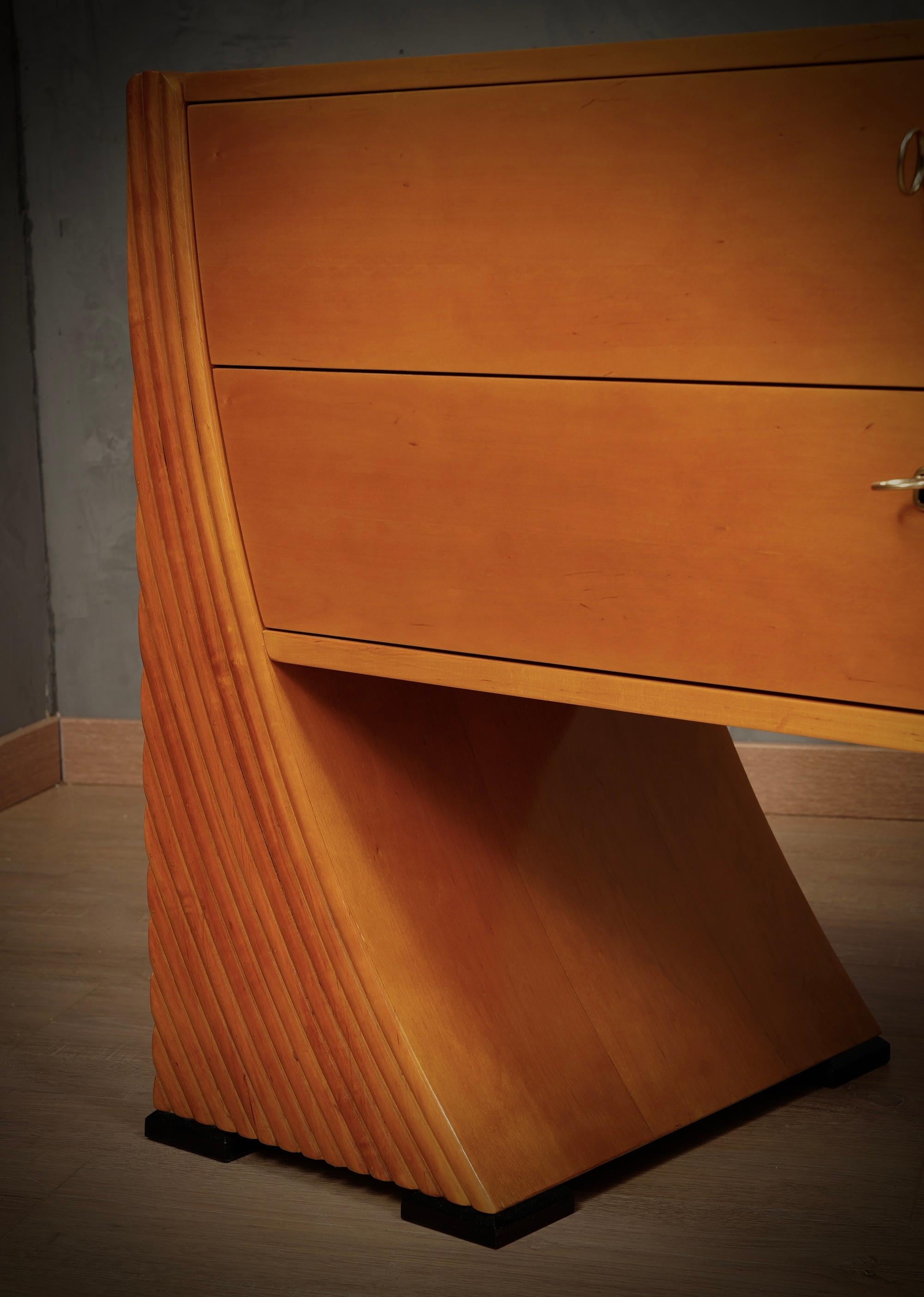 Ciliegio Commode e cassettiera italiana in legno di ciliegio e ottone del MidCentury, 1950 in vendita