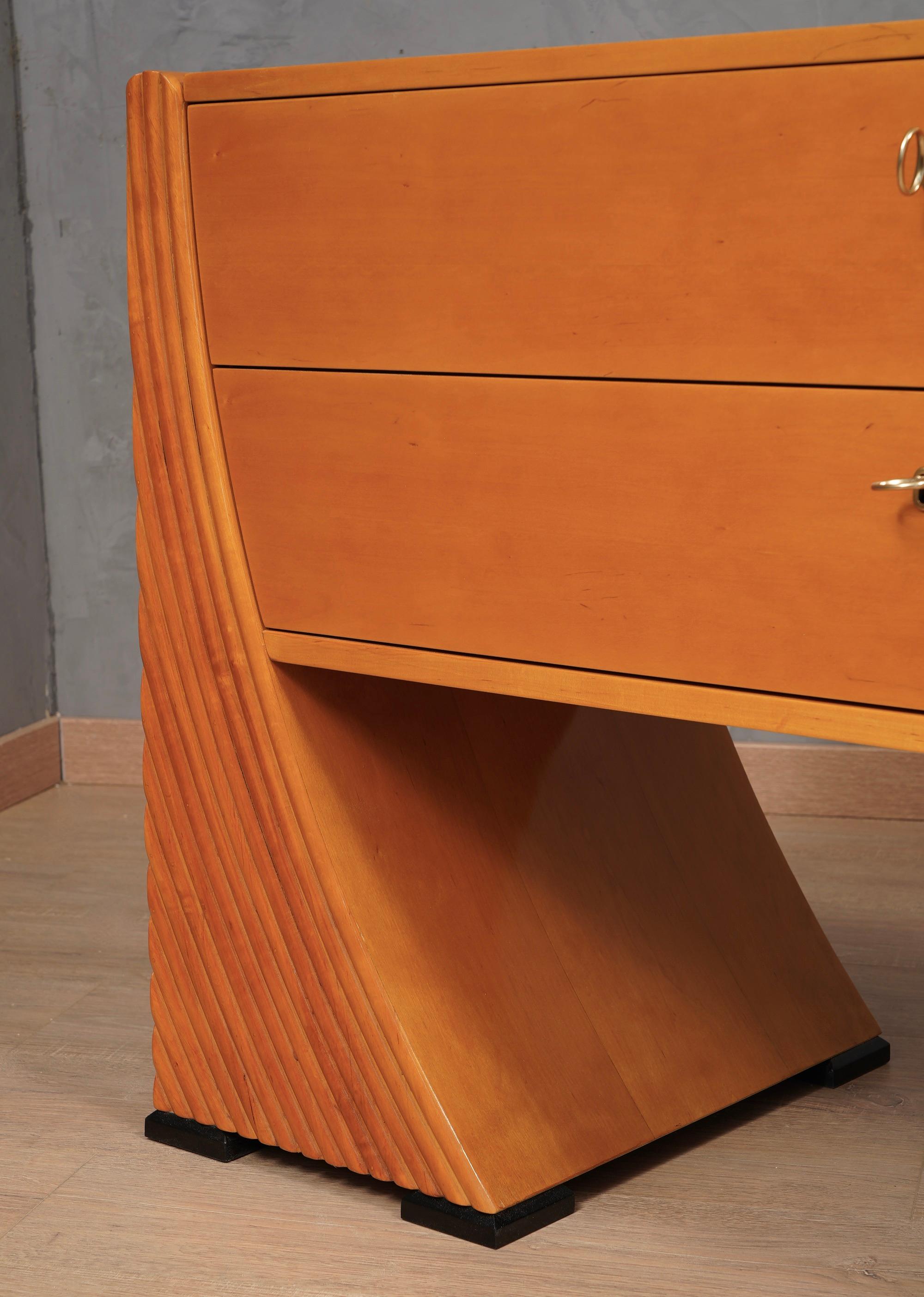 Ciliegio Commode e cassettiera italiana in legno di ciliegio e ottone del MidCentury, 1950 in vendita