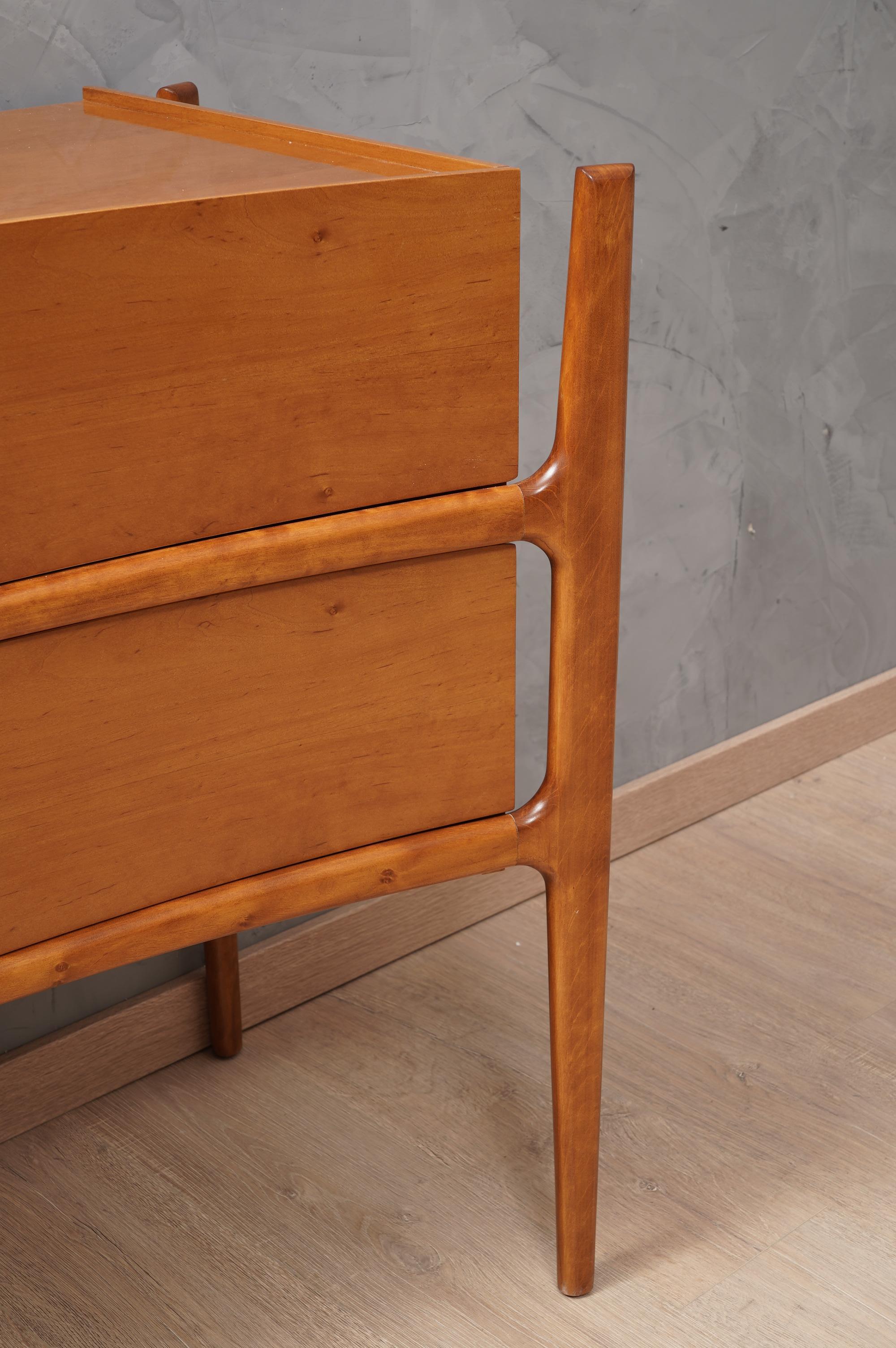 Commode e cassettiera italiana in legno di ciliegio e ottone del MidCentury, 1970 In condizioni buone in vendita a Rome, IT