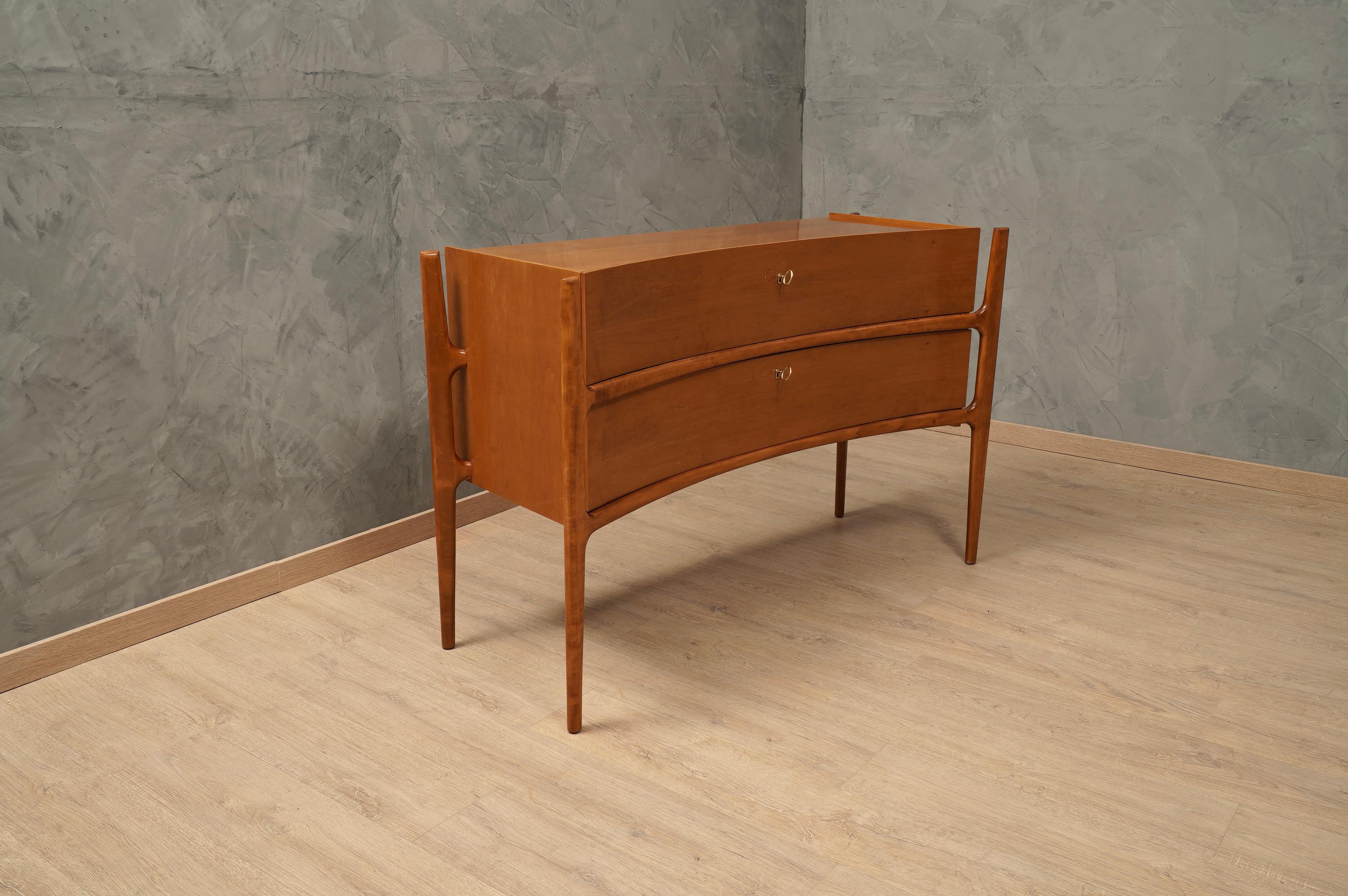 Commode e cassettiera italiana in legno di ciliegio e ottone del MidCentury, 1970 in vendita 2