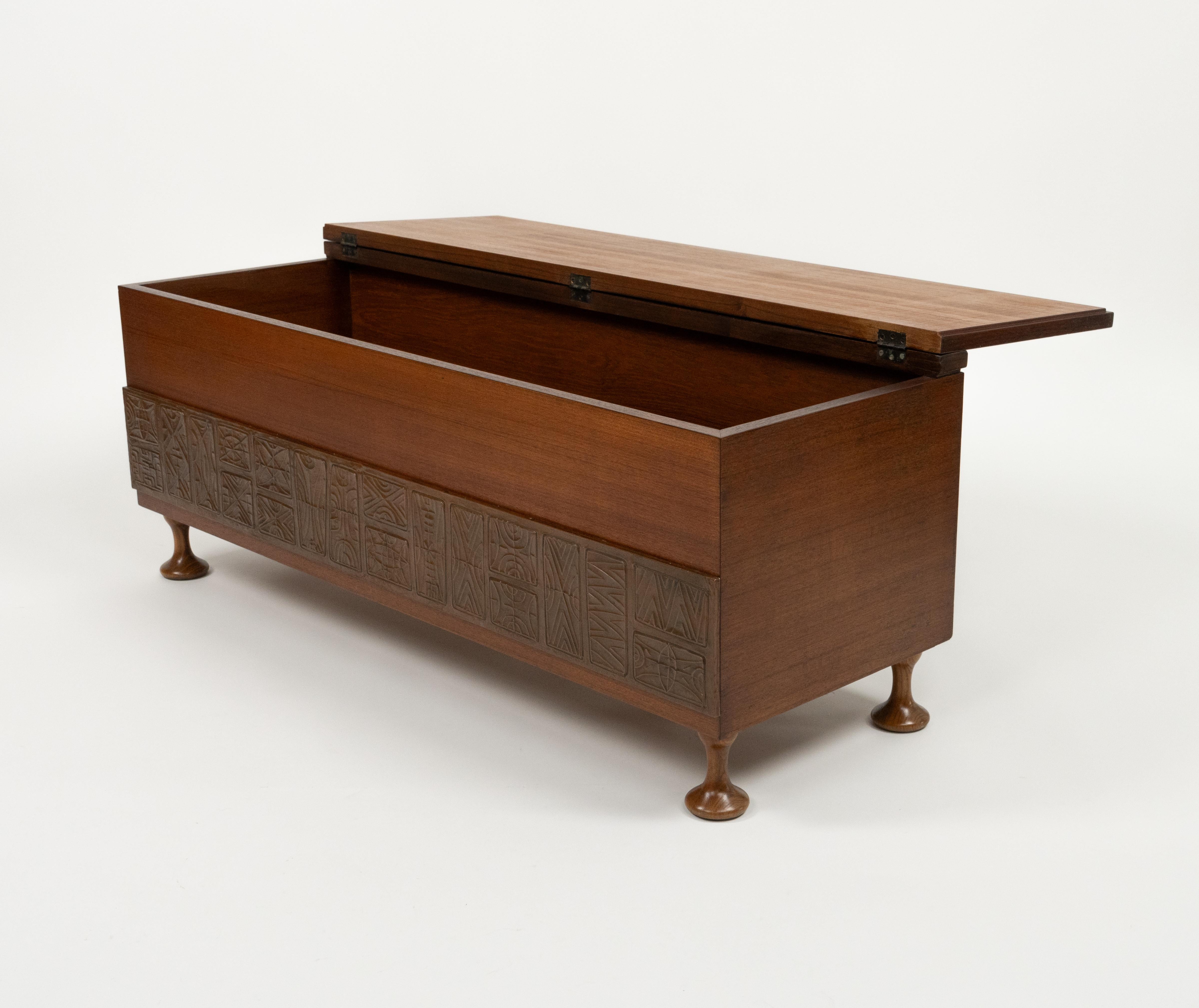 Midcentury Chest in Wood and Copper by Santambrogio & De Berti, Italy 1960s For Sale 5