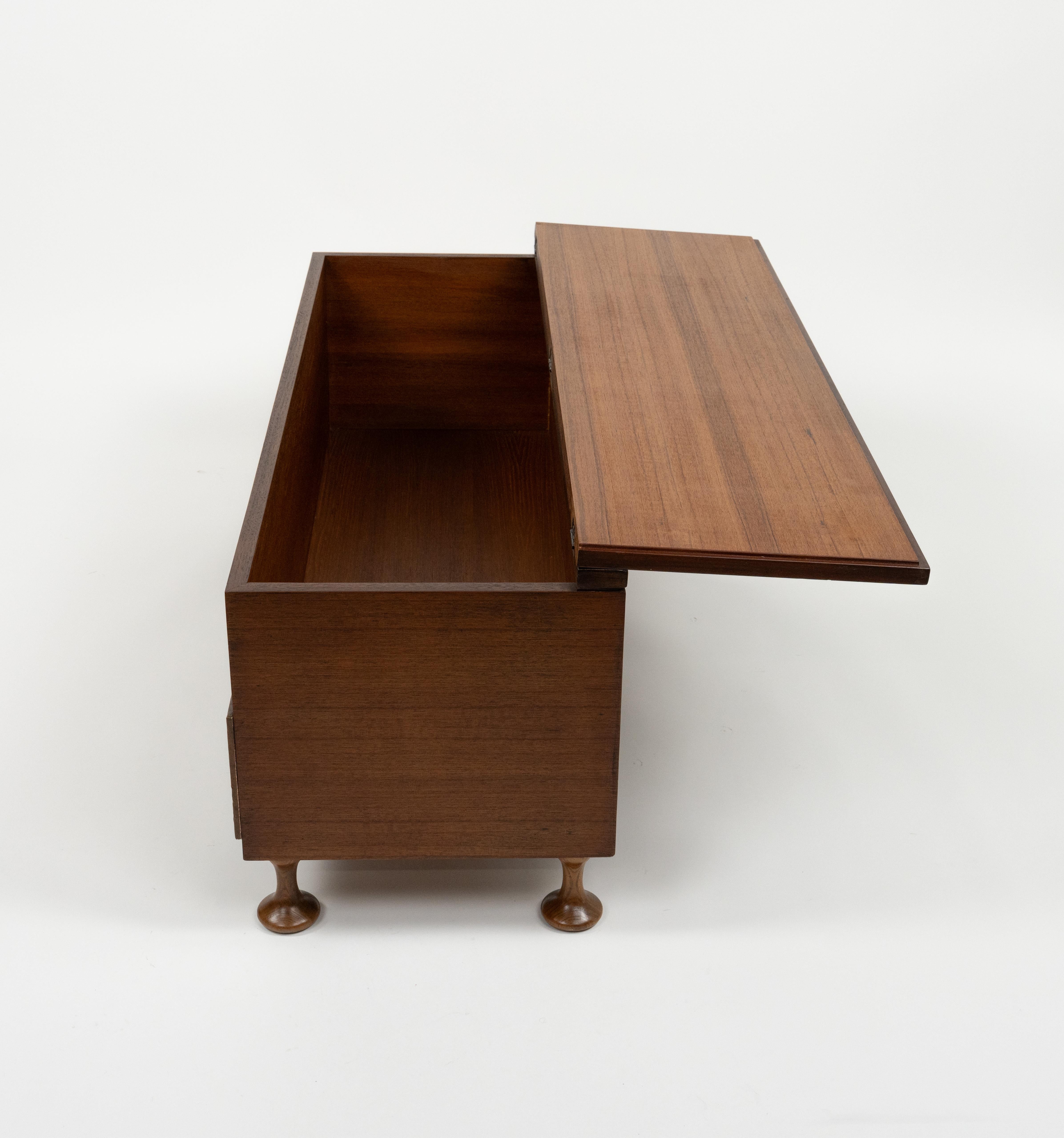 Kommode aus Holz und Kupfer aus der Mitte des Jahrhunderts von Santambrogio & De Berti, Italien 1960er Jahre im Angebot 6