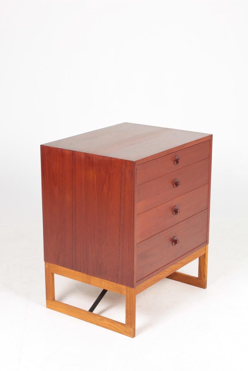 Midcentury Chest of Drawers in Teak and Oak Designed by Børge Mogensen, 1960s In Good Condition In Lejre, DK