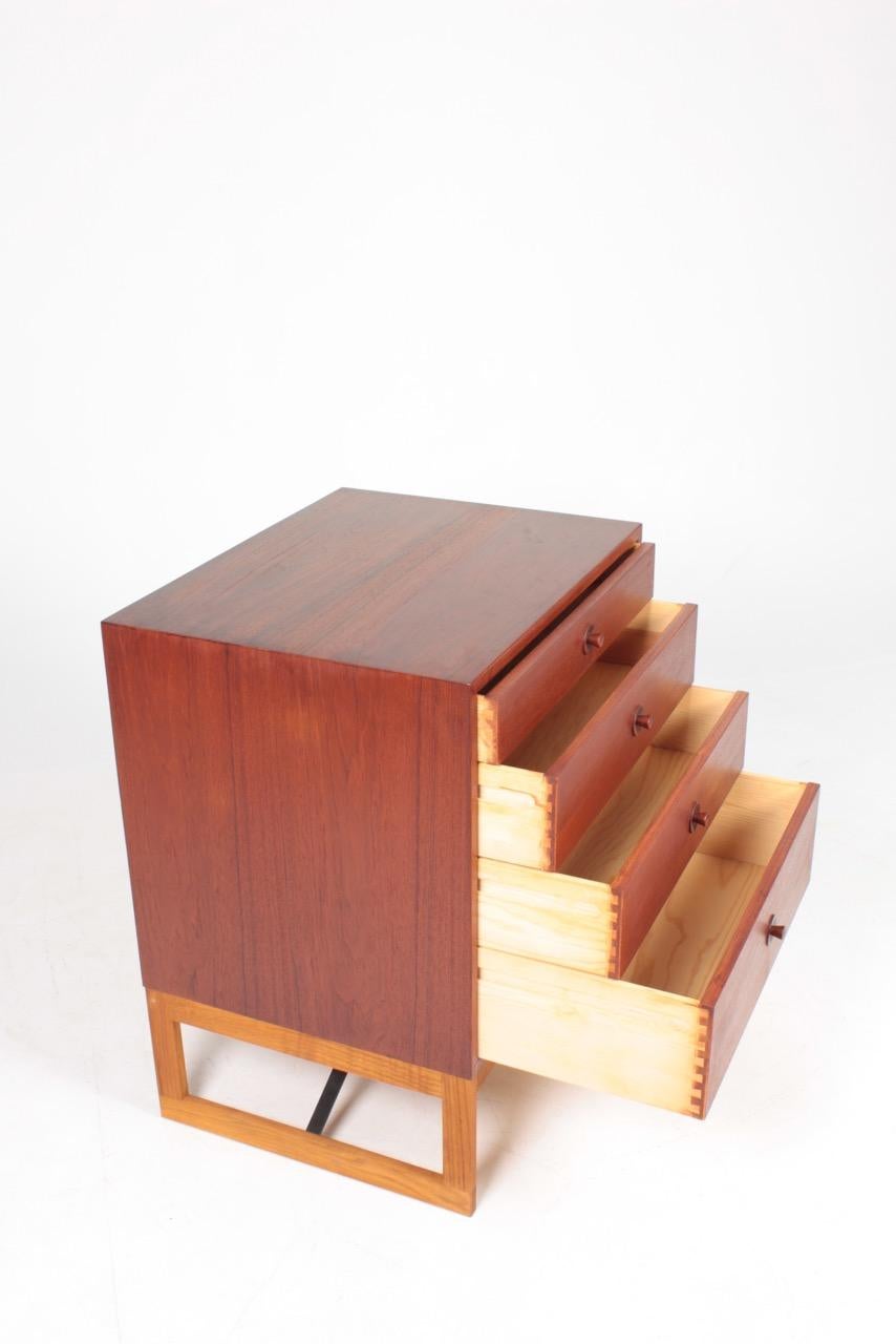 Midcentury Chest of Drawers in Teak and Oak Designed by Børge Mogensen, 1960s 1