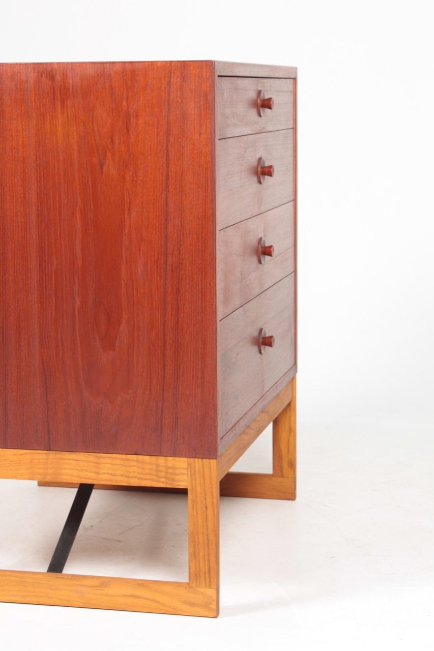 Midcentury Chest of Drawers in Teak and Oak Designed by Børge Mogensen, 1960s 2