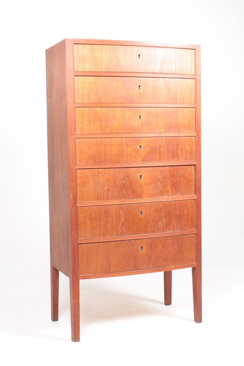 Chest of drawers in teak, designed by Ole Wanscher and made by Illumsbolighus. Great original condition.