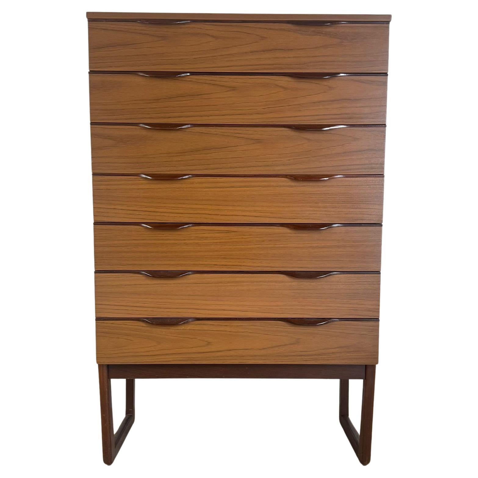 Midcentury chest of drawers, UK 1960s For Sale