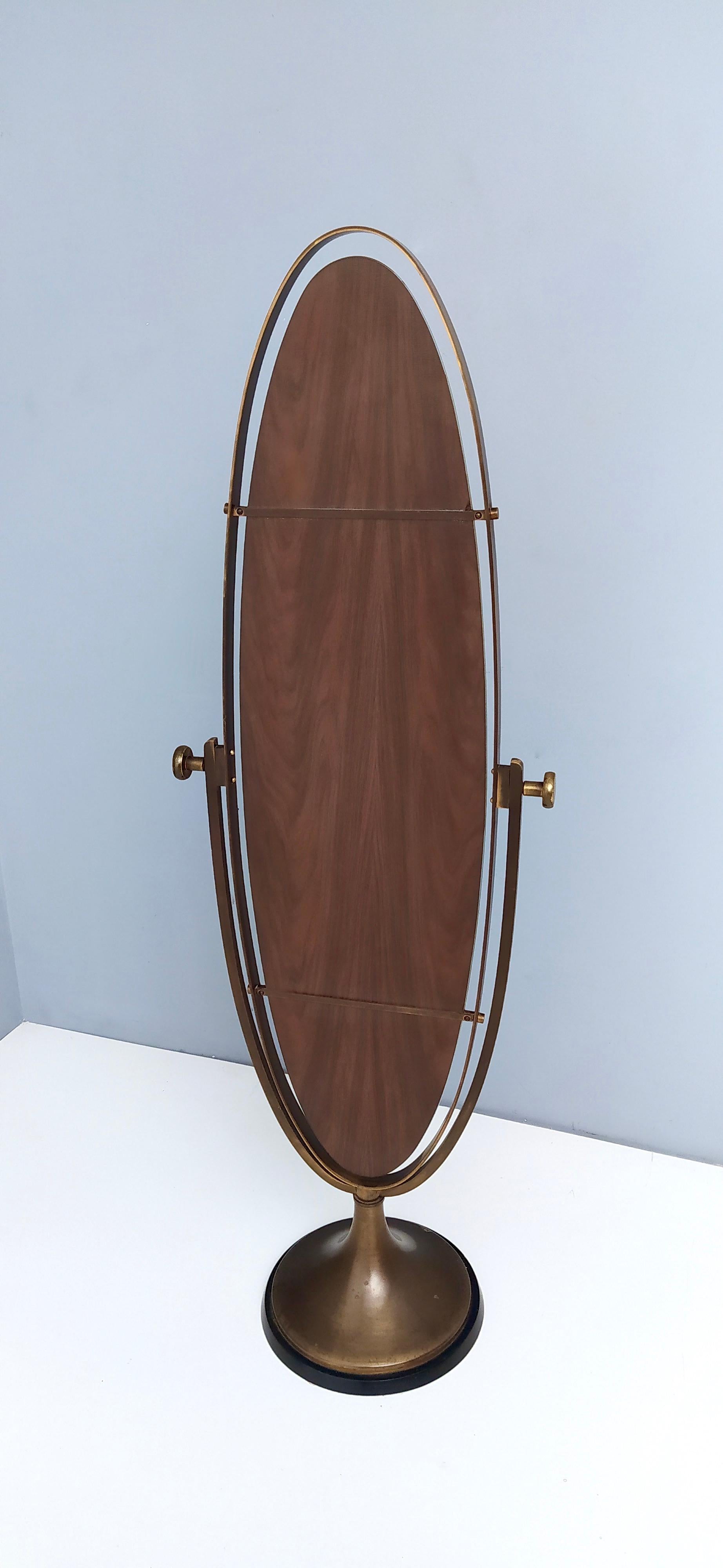 Vintage Oval Cheval Mirror with Brass and Metal Frame, Italy In Excellent Condition In Bresso, Lombardy