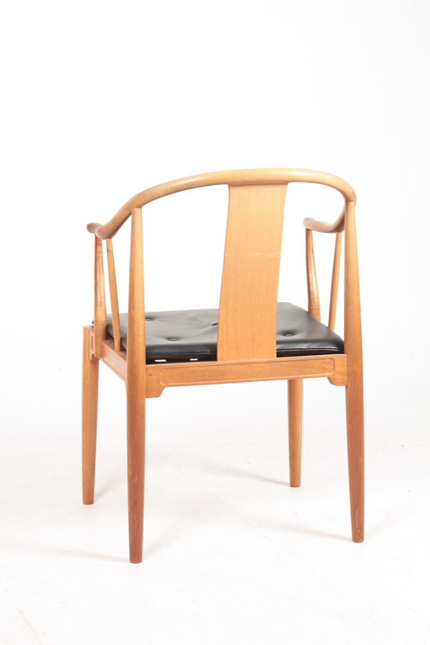 Mid-Century-Stuhl „China“ aus Mahagoni von Hans J. Wegner, 1960er Jahre (Mitte des 20. Jahrhunderts) im Angebot