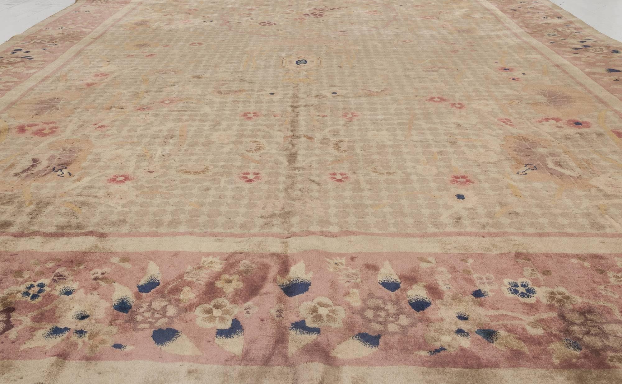 Chinese Art Deco Botanic Handmade Wool Rug In Good Condition For Sale In New York, NY