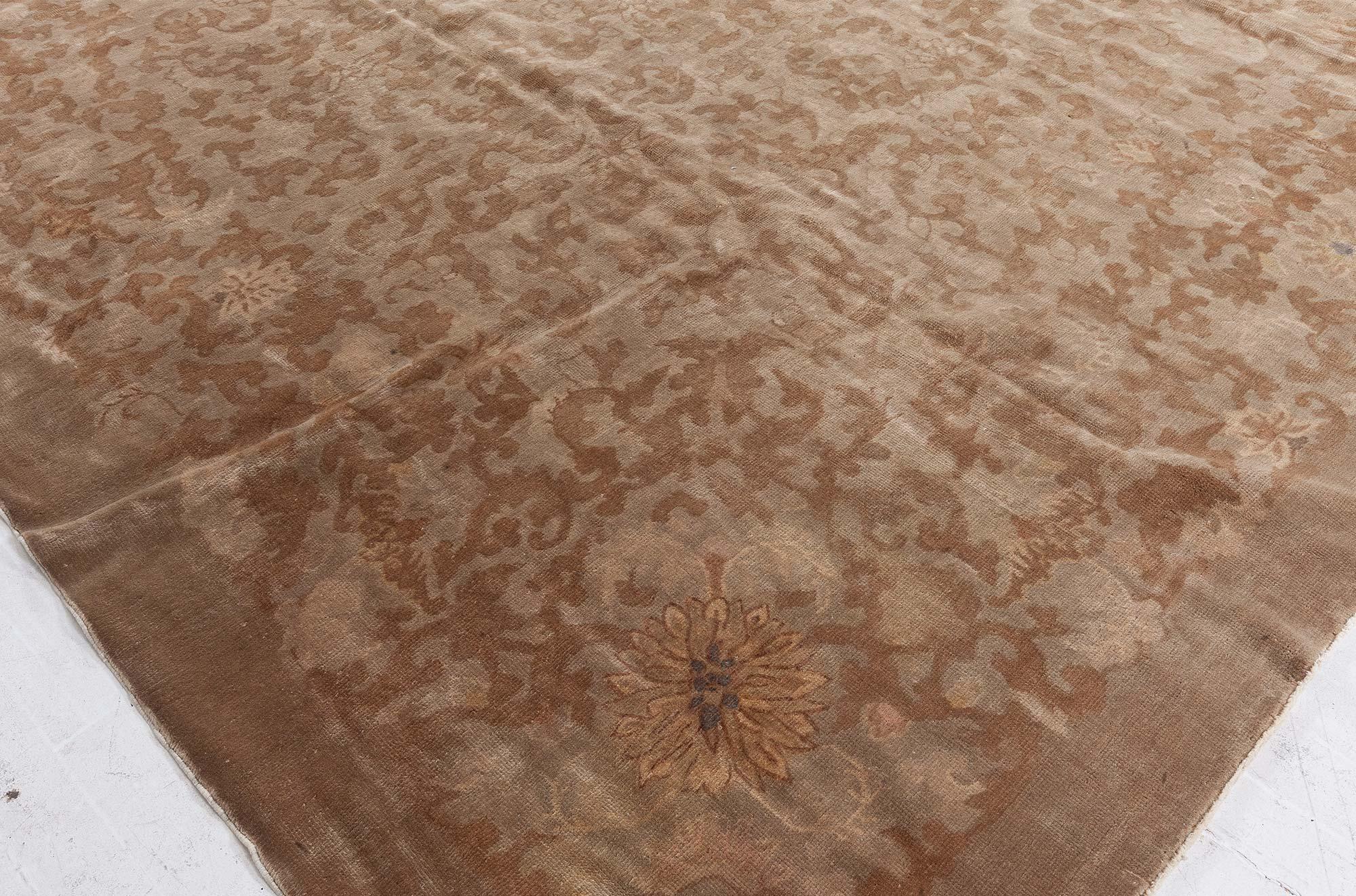 Midcentury Chinese Brown Handmade Wool Rug In Good Condition For Sale In New York, NY