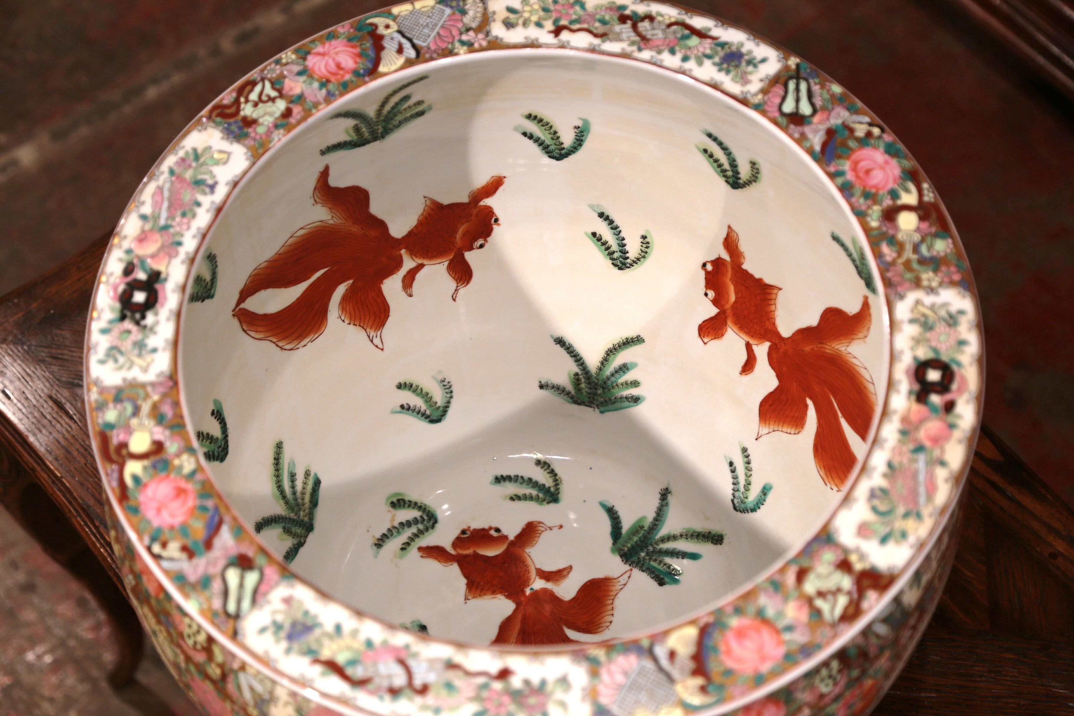 20th Century Midcentury Chinese Porcelain Famille Rose Fish Bowl with Oriental Decorations