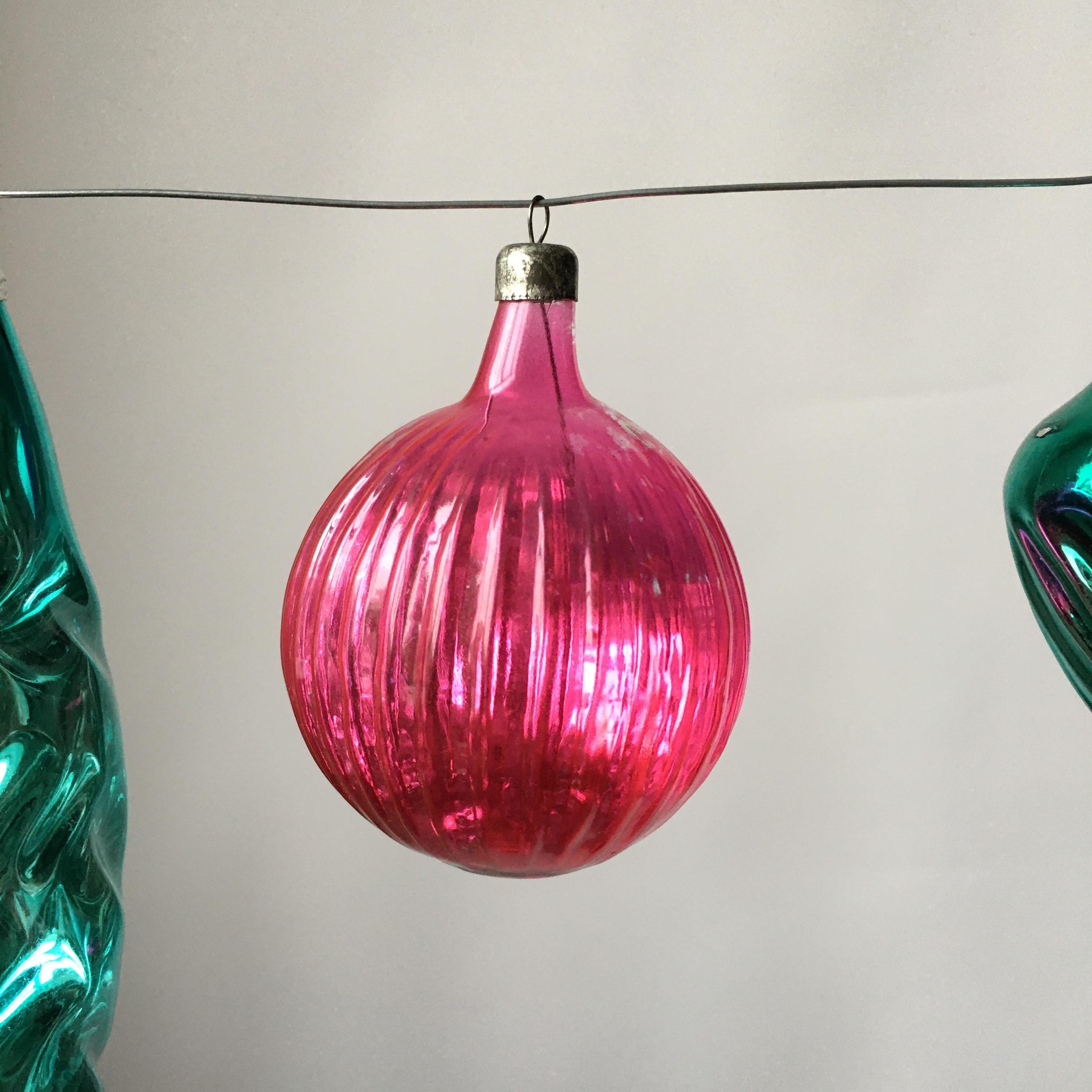 Mid-Century Modern Midcentury Christmas Ornaments, Set of 5 For Sale