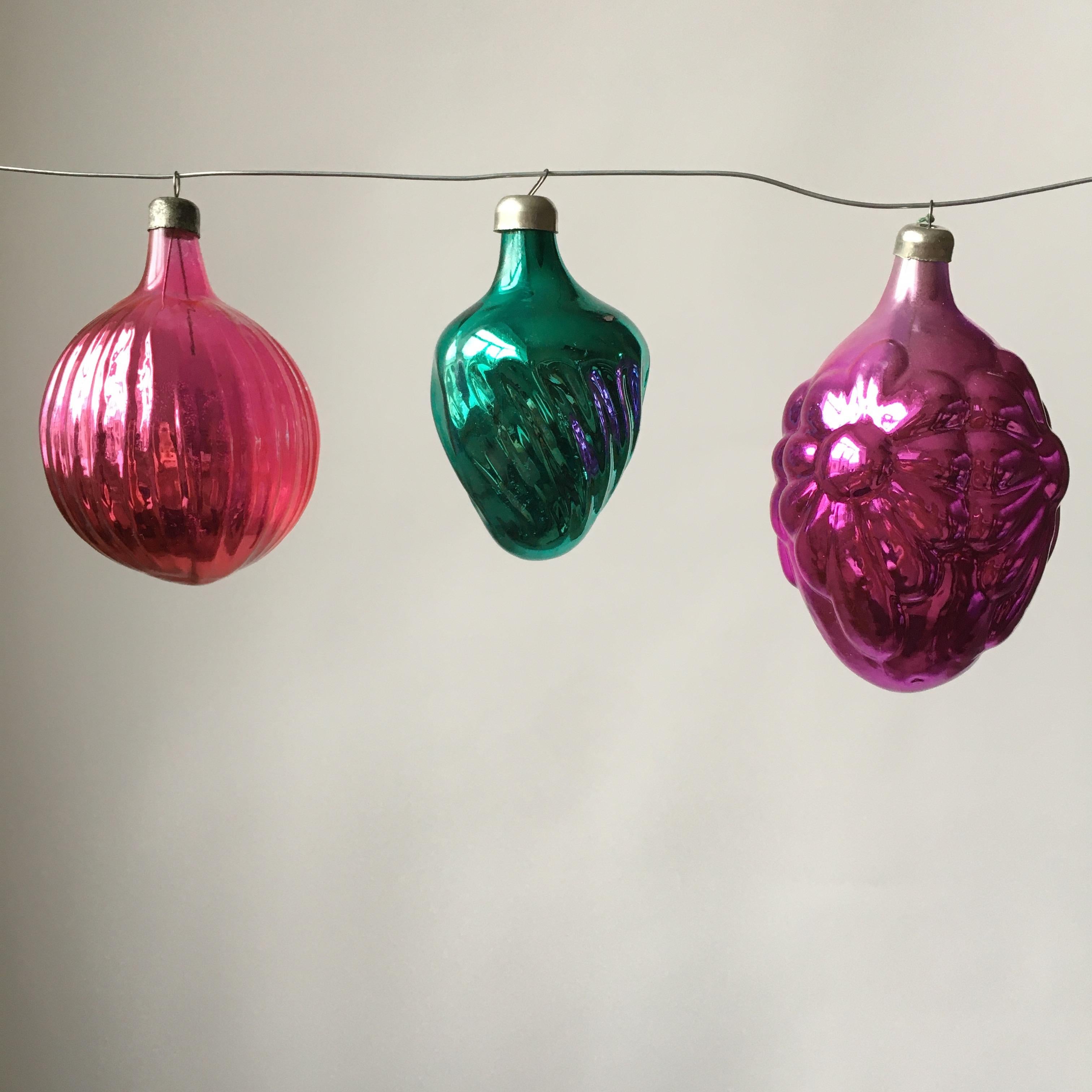 Midcentury Christmas Ornaments, Set of 5 For Sale 1