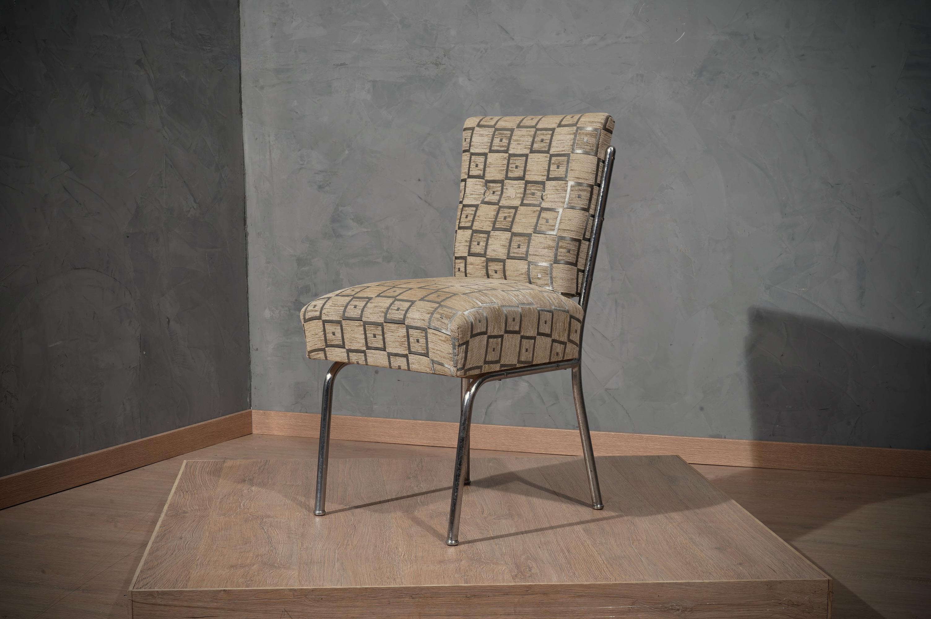 Mid-Century-Stuhl aus Chrom und geometrischem Samt, 1950 im Zustand „Gut“ im Angebot in Rome, IT