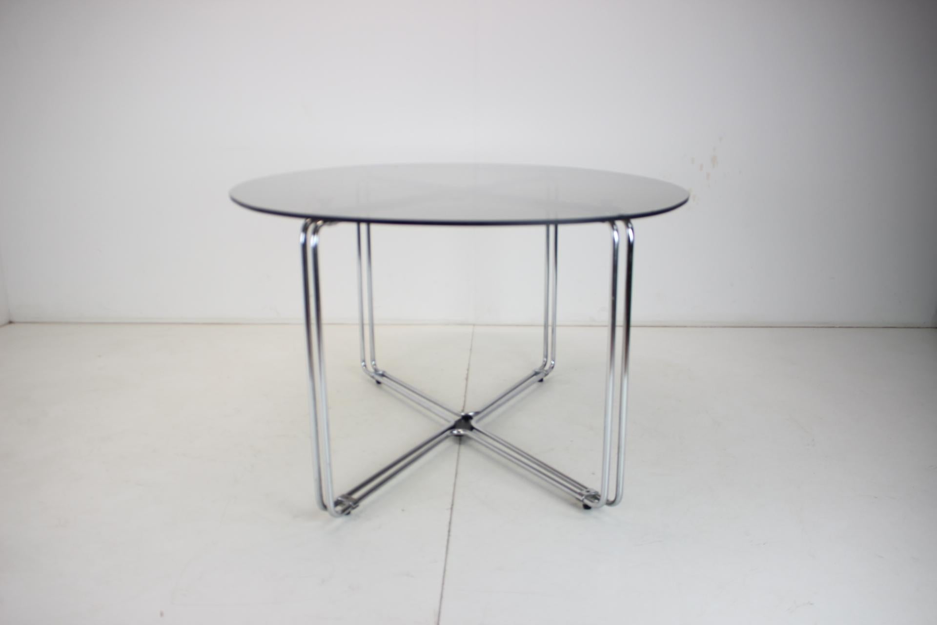 Midcentury Chrome and Glass Dining Table, Italy, 1970s In Good Condition For Sale In Praha, CZ