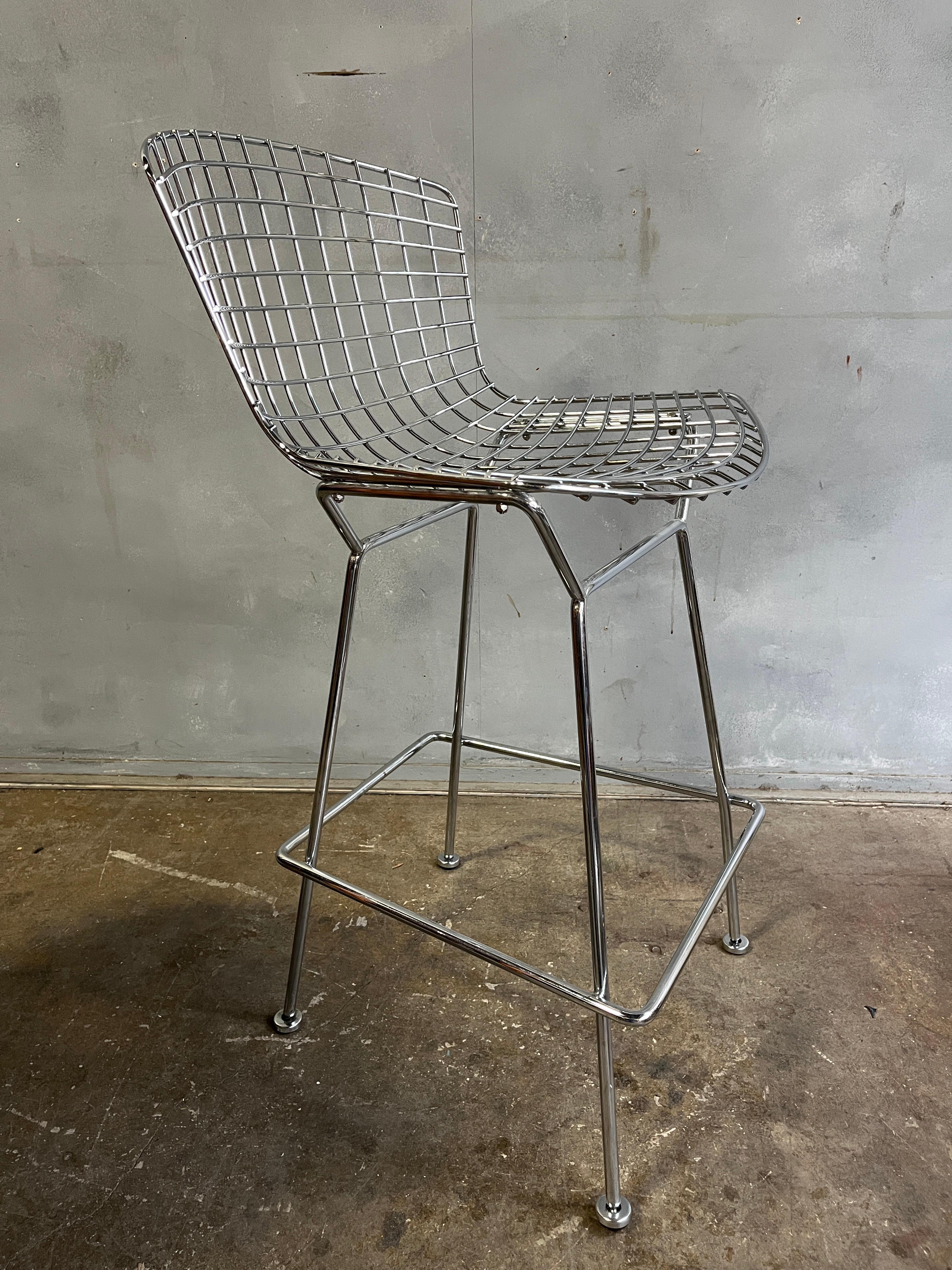 Midcentury Chrome Counter Stools by Harry Bertoia for Knoll In Good Condition In BROOKLYN, NY