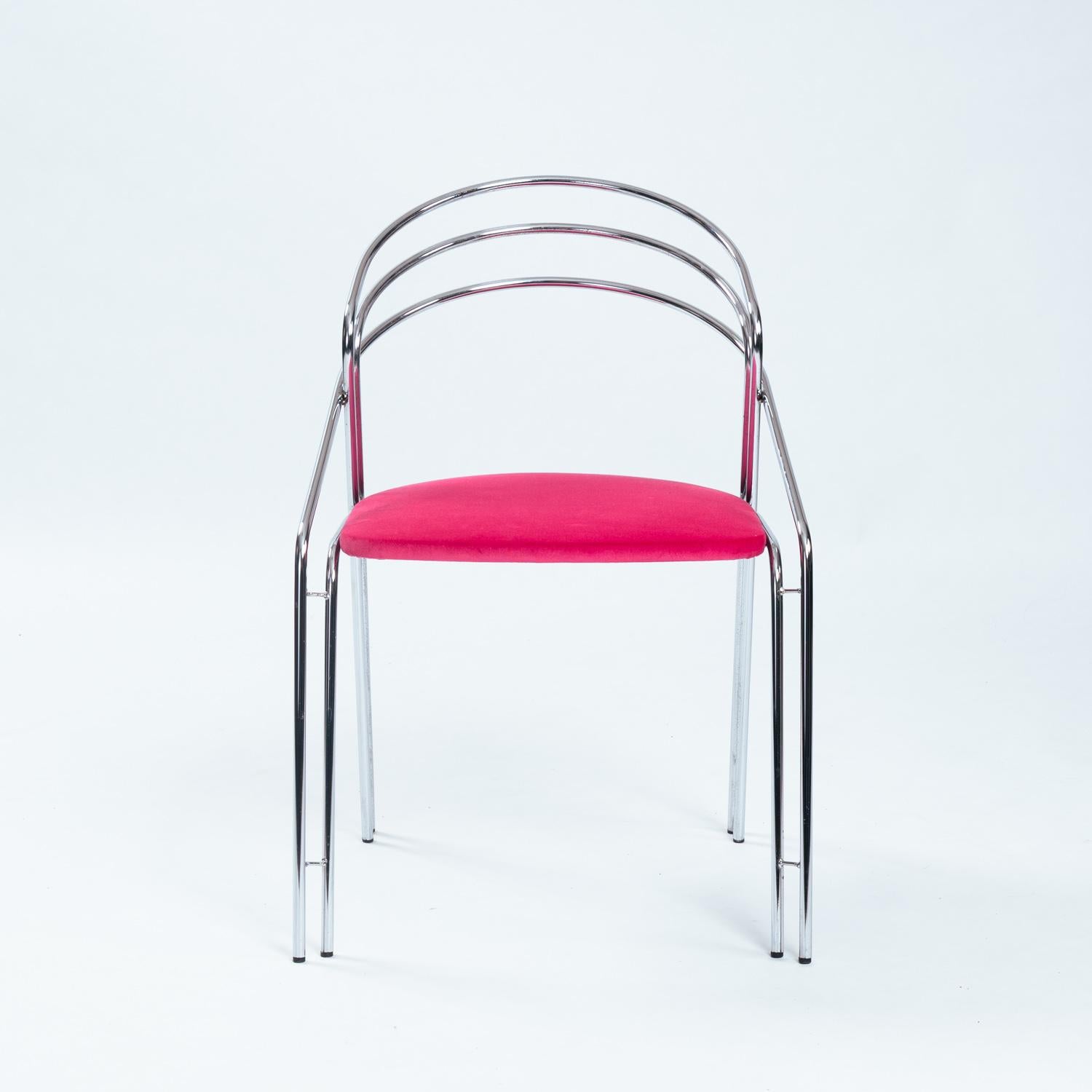 Italiano set di sedie da pranzo in velluto rosa cromato del Medioevo, 4 pezzi, Italia anni '70 in vendita