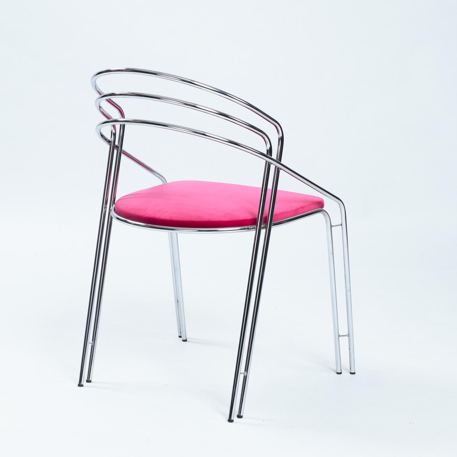 Velluto set di sedie da pranzo in velluto rosa cromato del Medioevo, 4 pezzi, Italia anni '70 in vendita