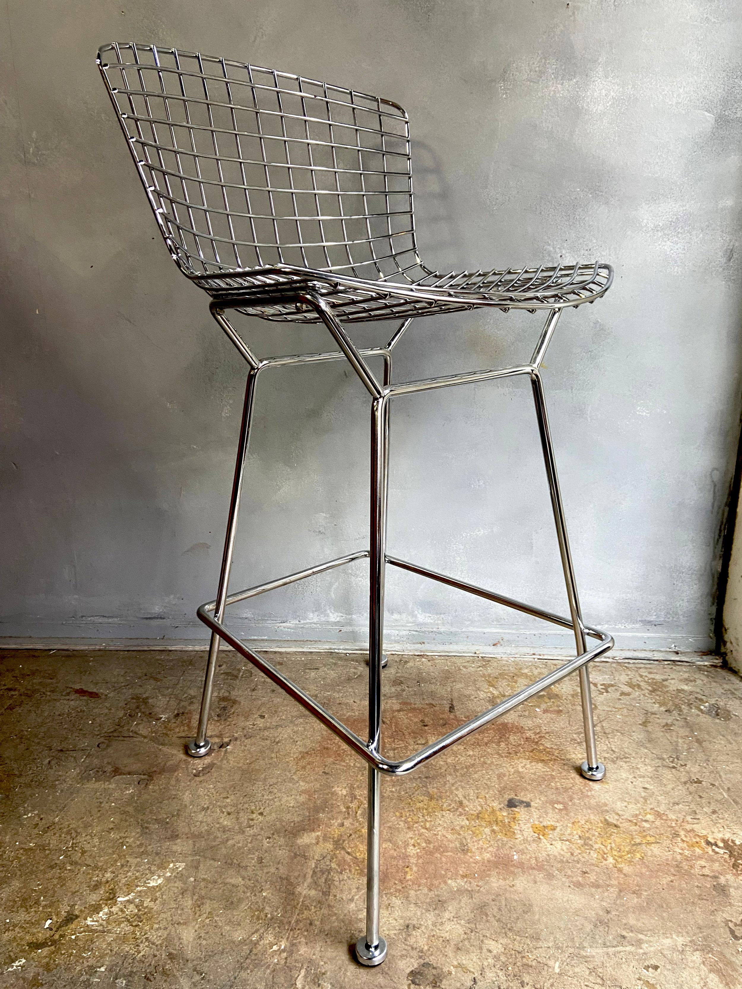 Midcentury Chrome Bar Stools by Harry Bertoia for Knoll In Good Condition For Sale In BROOKLYN, NY