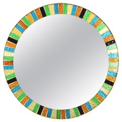 Espejo circular de mediados de siglo con marco de mosaico de cristal Sunburst multicolor