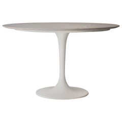 Midcentury ''Tulip'' Style White Grey Granite Circular Table, Italy, 1960