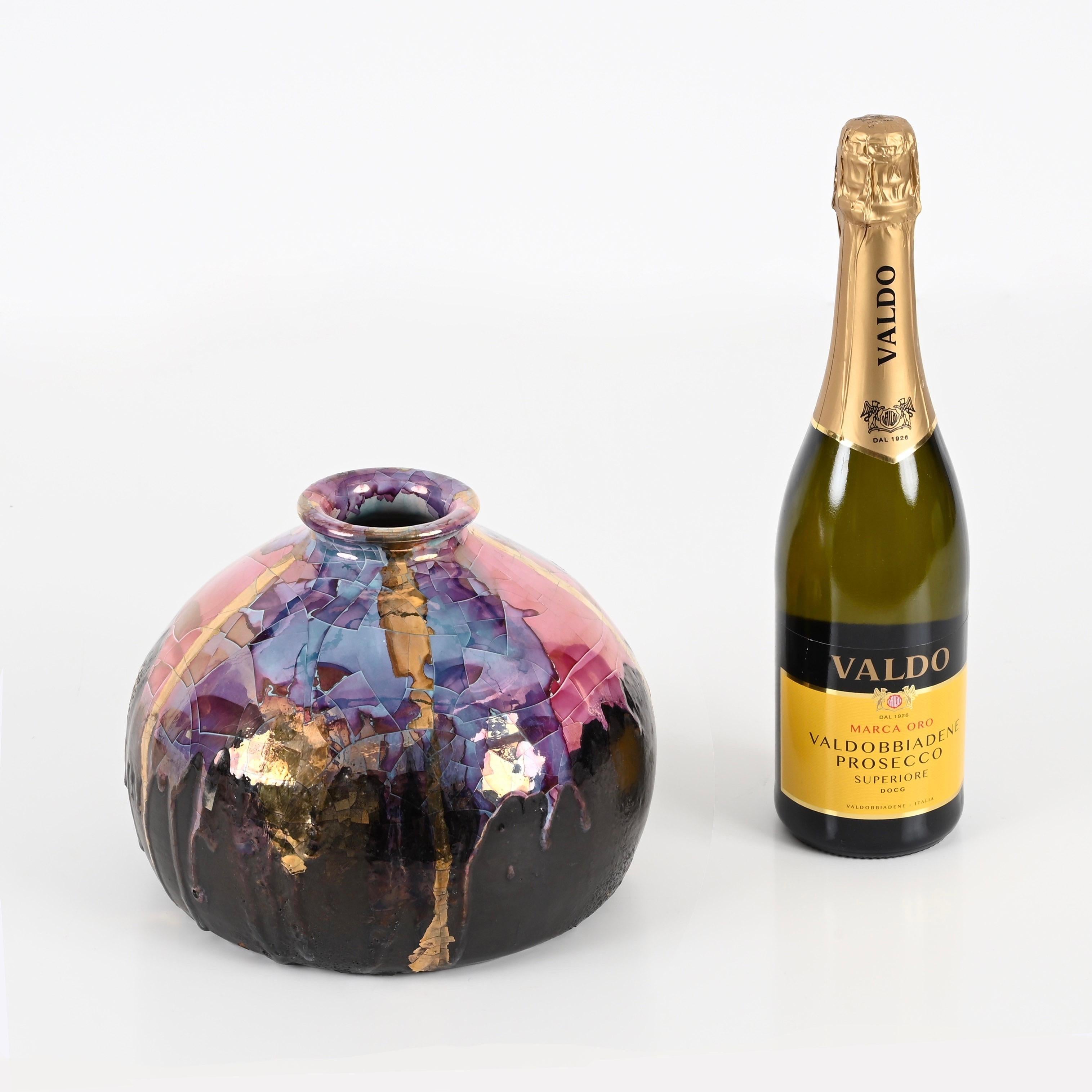 Vaso italiano di metà secolo in ceramica smaltata in policromia di Claudio Pulli, anni '70 in vendita 2