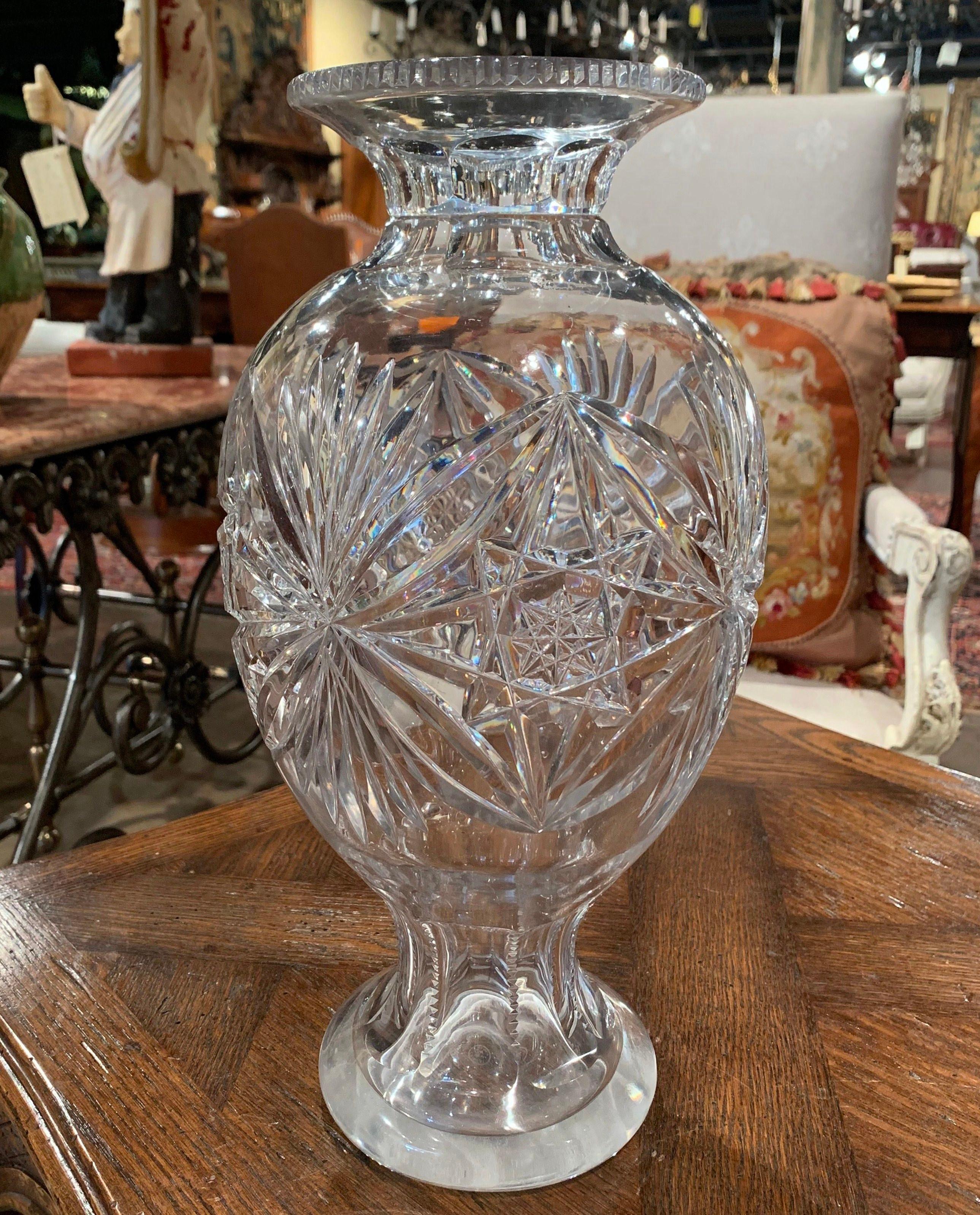 Midcentury Clear Cut Glass Vase with Foliage and Star Motifs 1