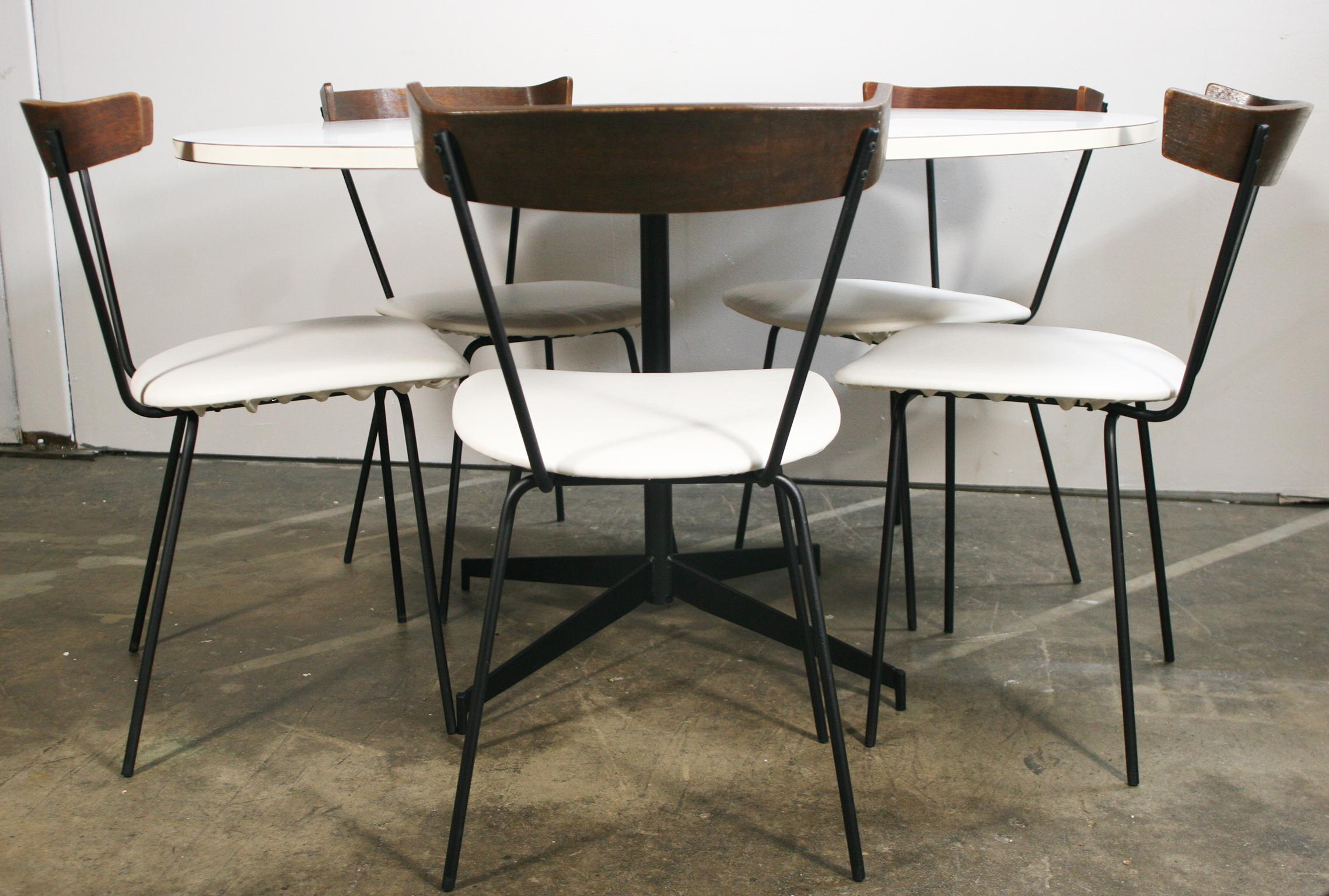 round table for 5 chairs