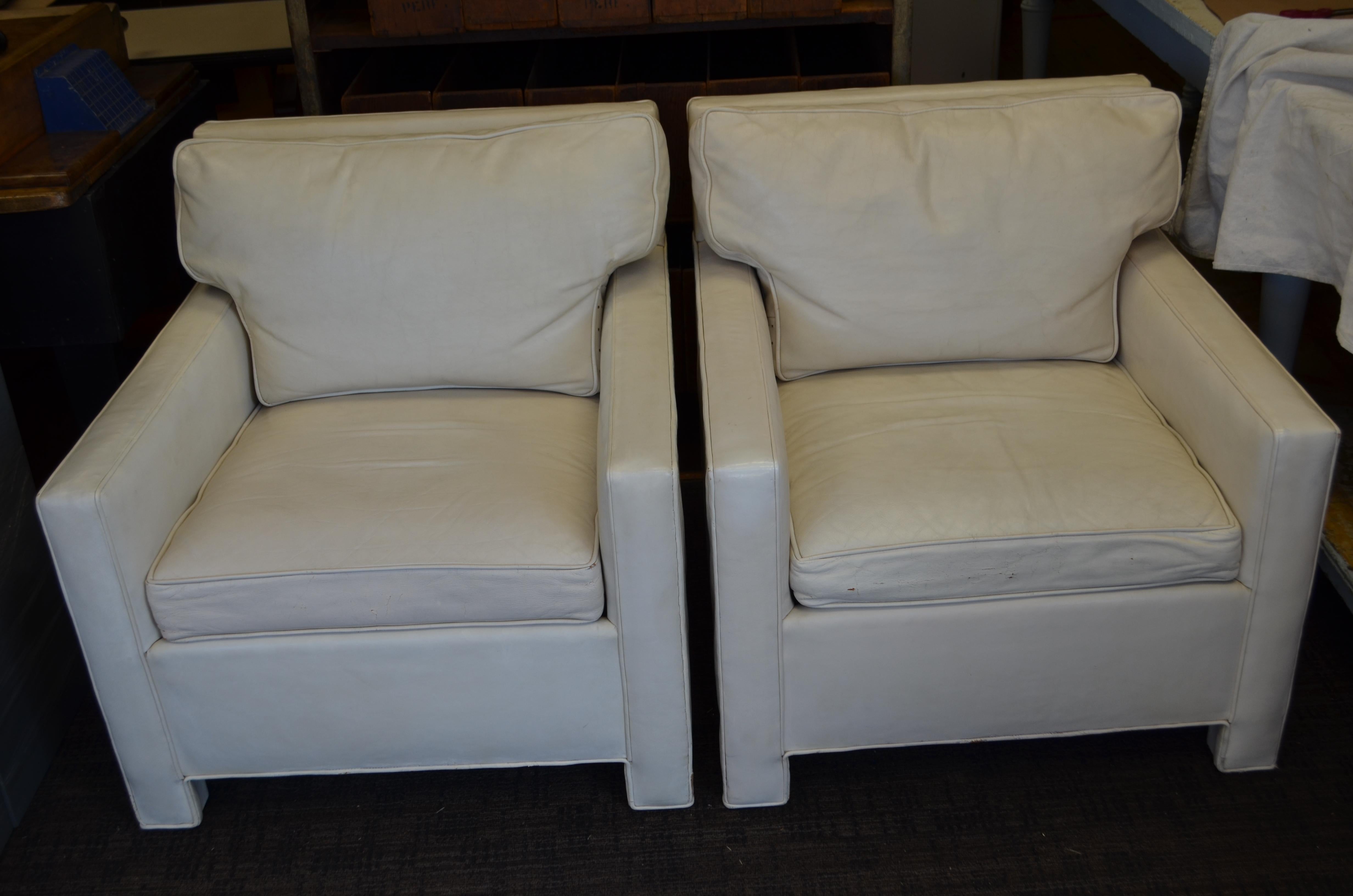 Midcentury Club Chairs of White Leather, Sold as a Pair 3