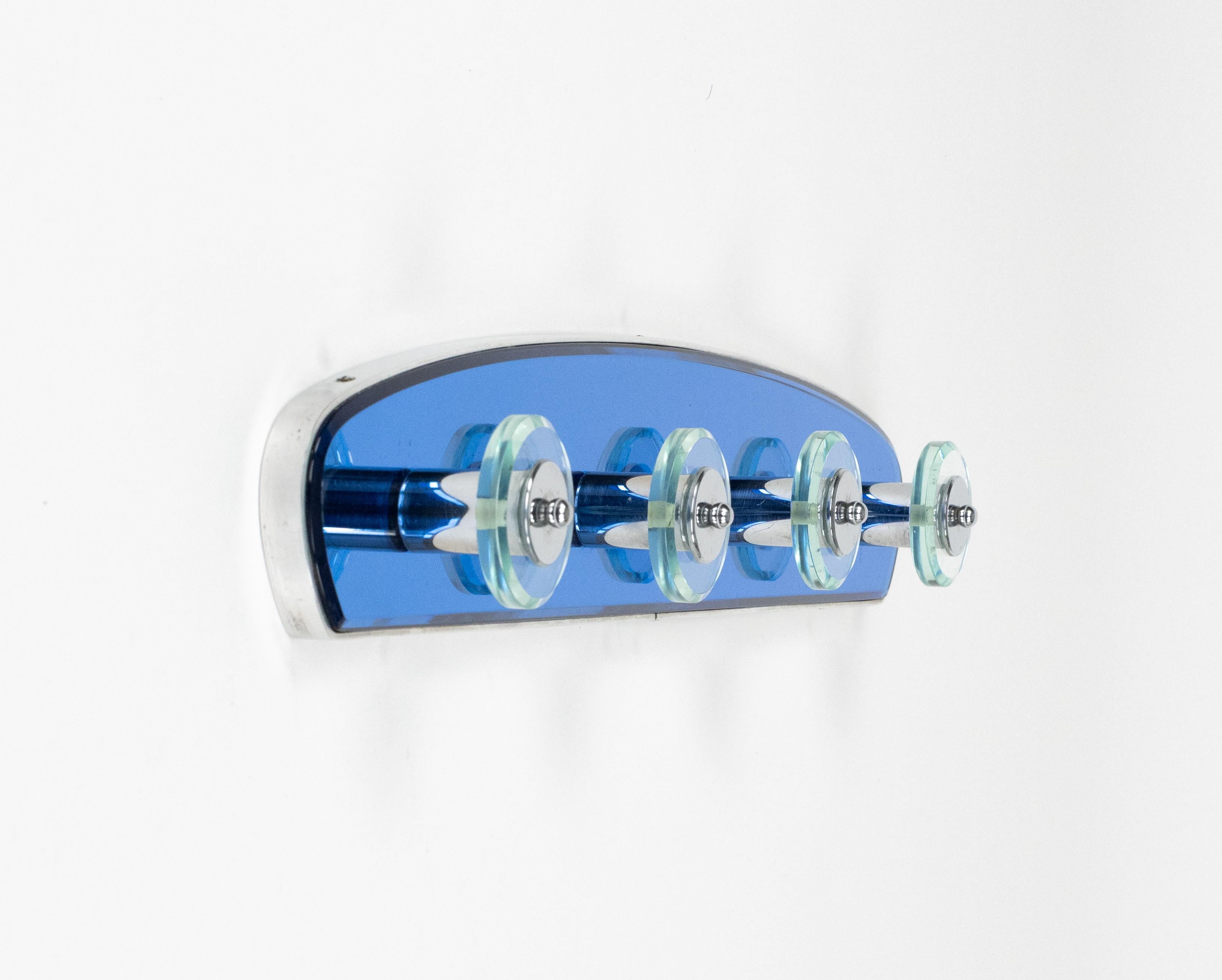 Appendiabiti di metà secolo in vetro blu e cromo in stile Cristal Arte, Italia anni '60 In condizioni buone in vendita a Rome, IT
