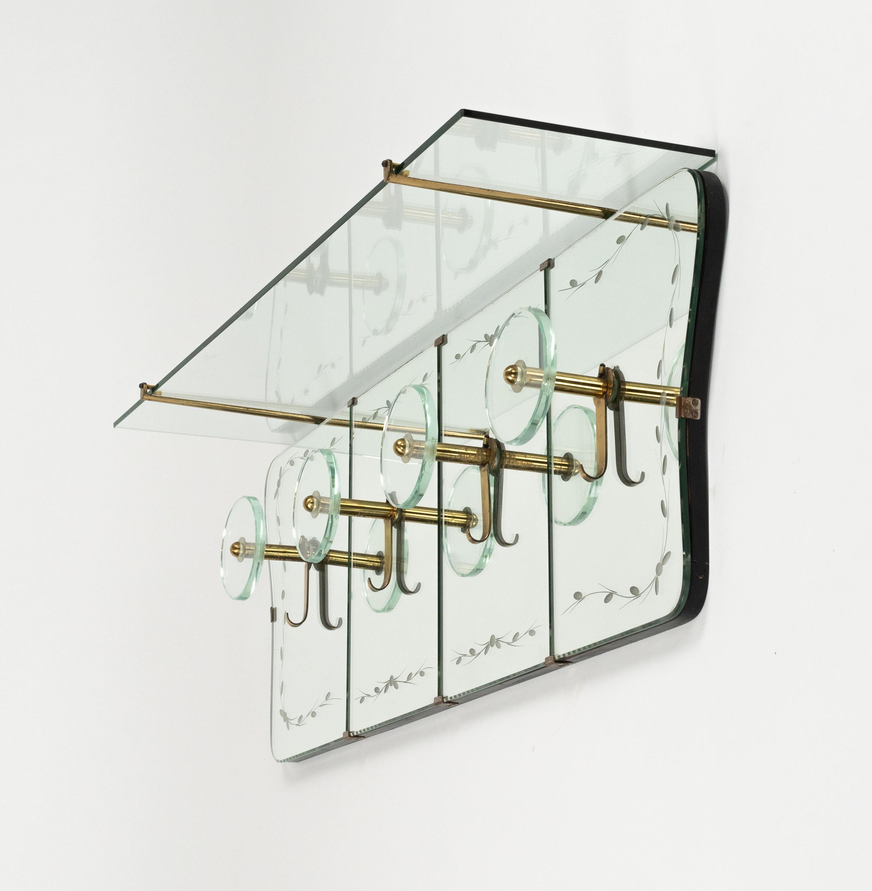 Scaffale appendiabiti del Medioevo in specchio, ottone e vetro di Cristal Arte, Italia, anni '50 in vendita 6
