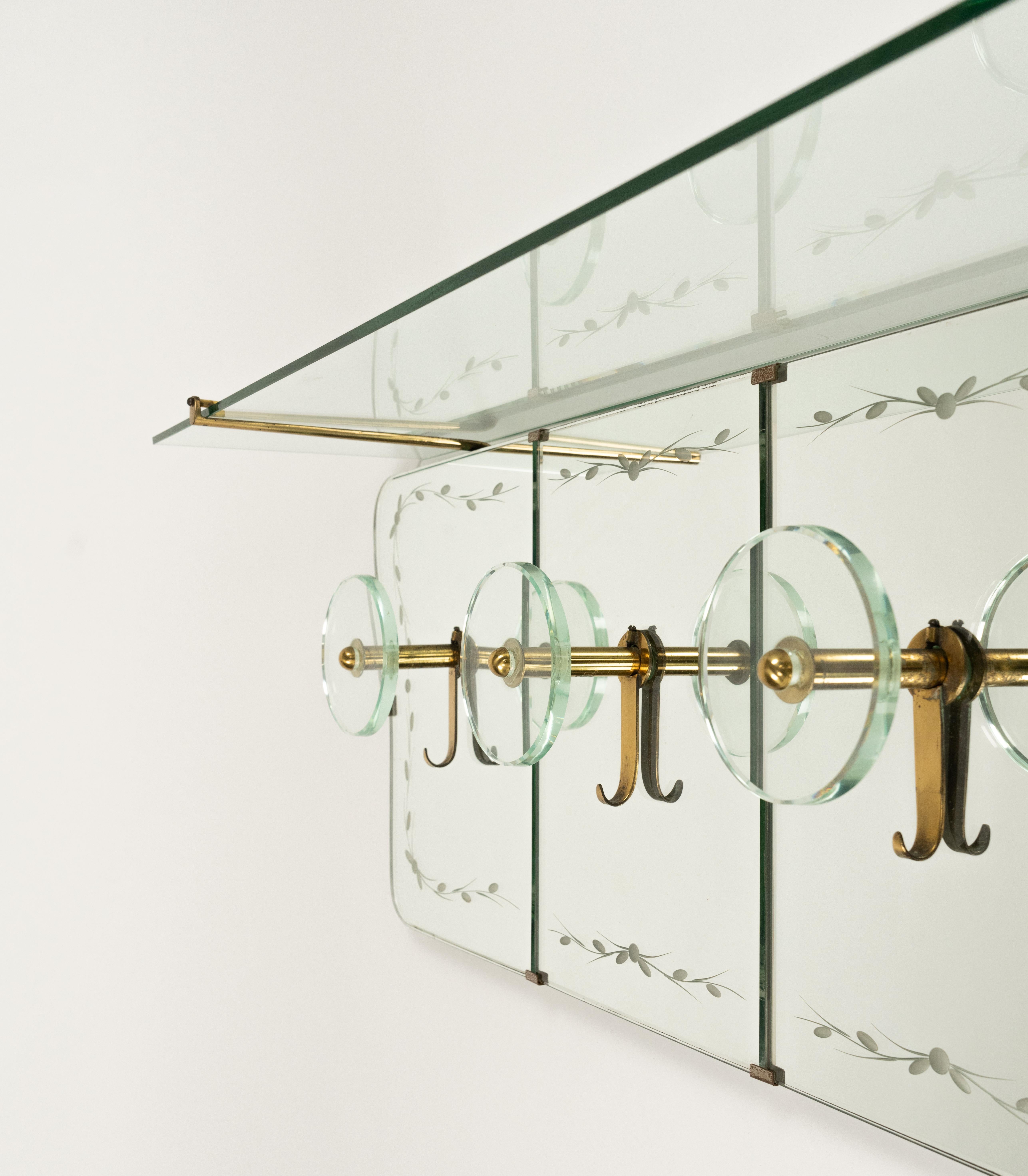 Scaffale appendiabiti del Medioevo in specchio, ottone e vetro di Cristal Arte, Italia, anni '50 in vendita 9
