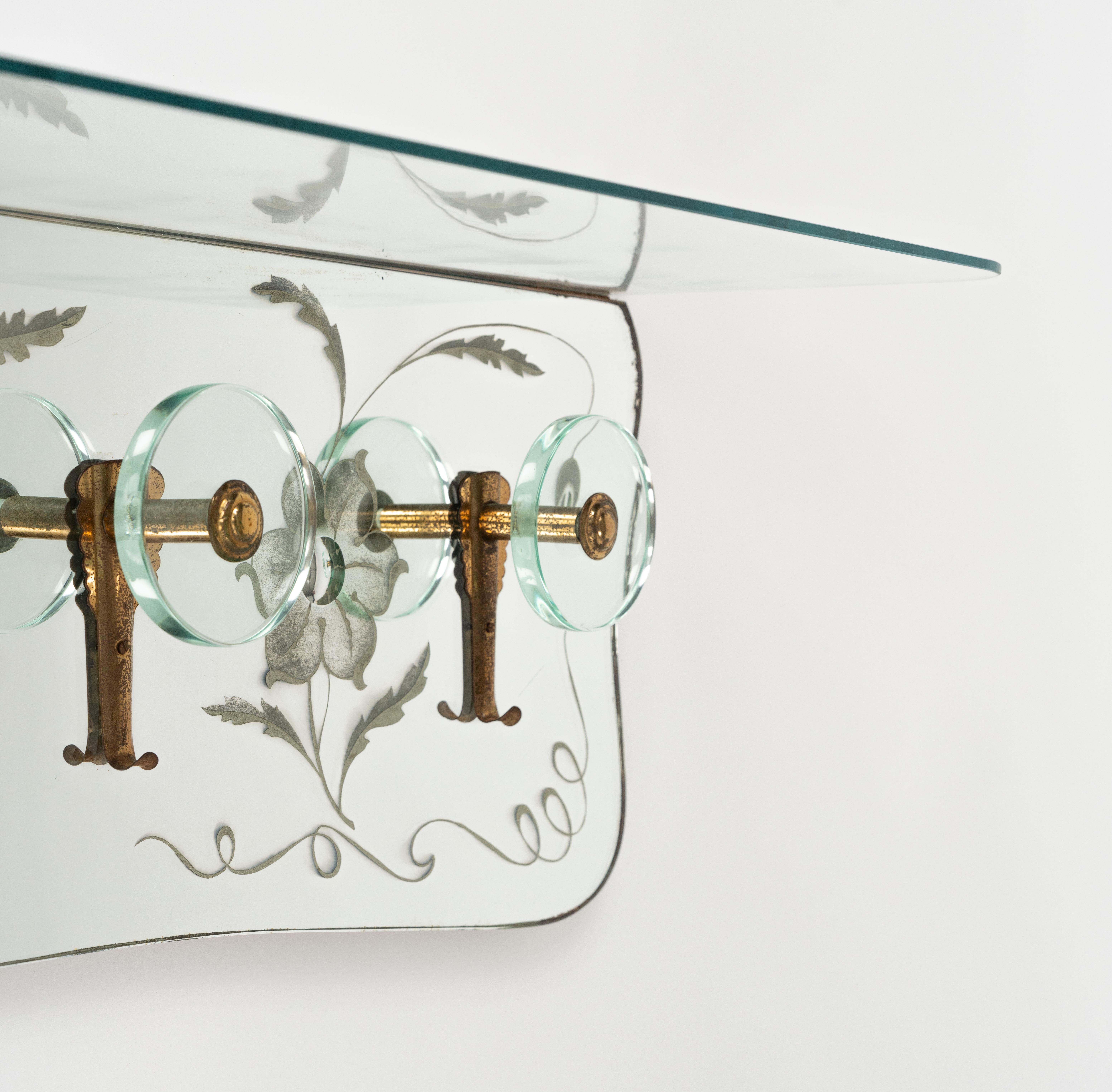 Porte-manteau en miroir, laiton et verre du milieu du siècle par Cristal Arte, Italie, années 1950 Bon état - En vente à Rome, IT