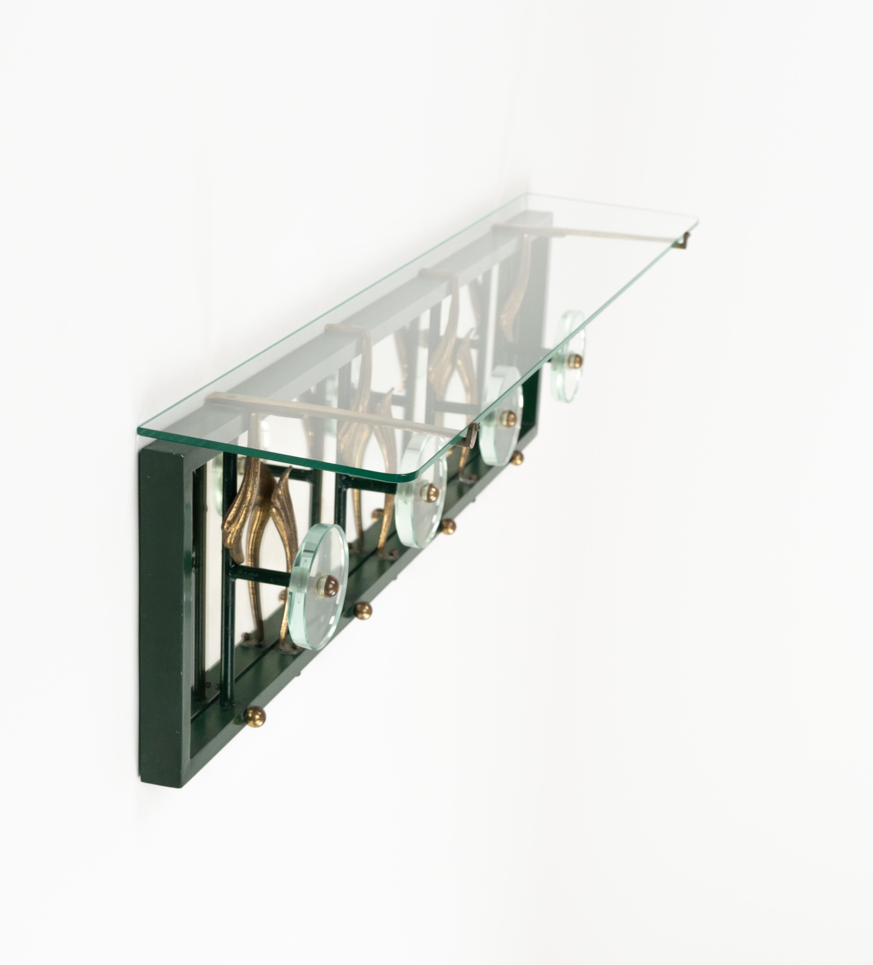 Midcentury Coat Rack Shelf in Mirror, Brass & Glass by Cristal Art, Italy, 1950s In Good Condition For Sale In Rome, IT