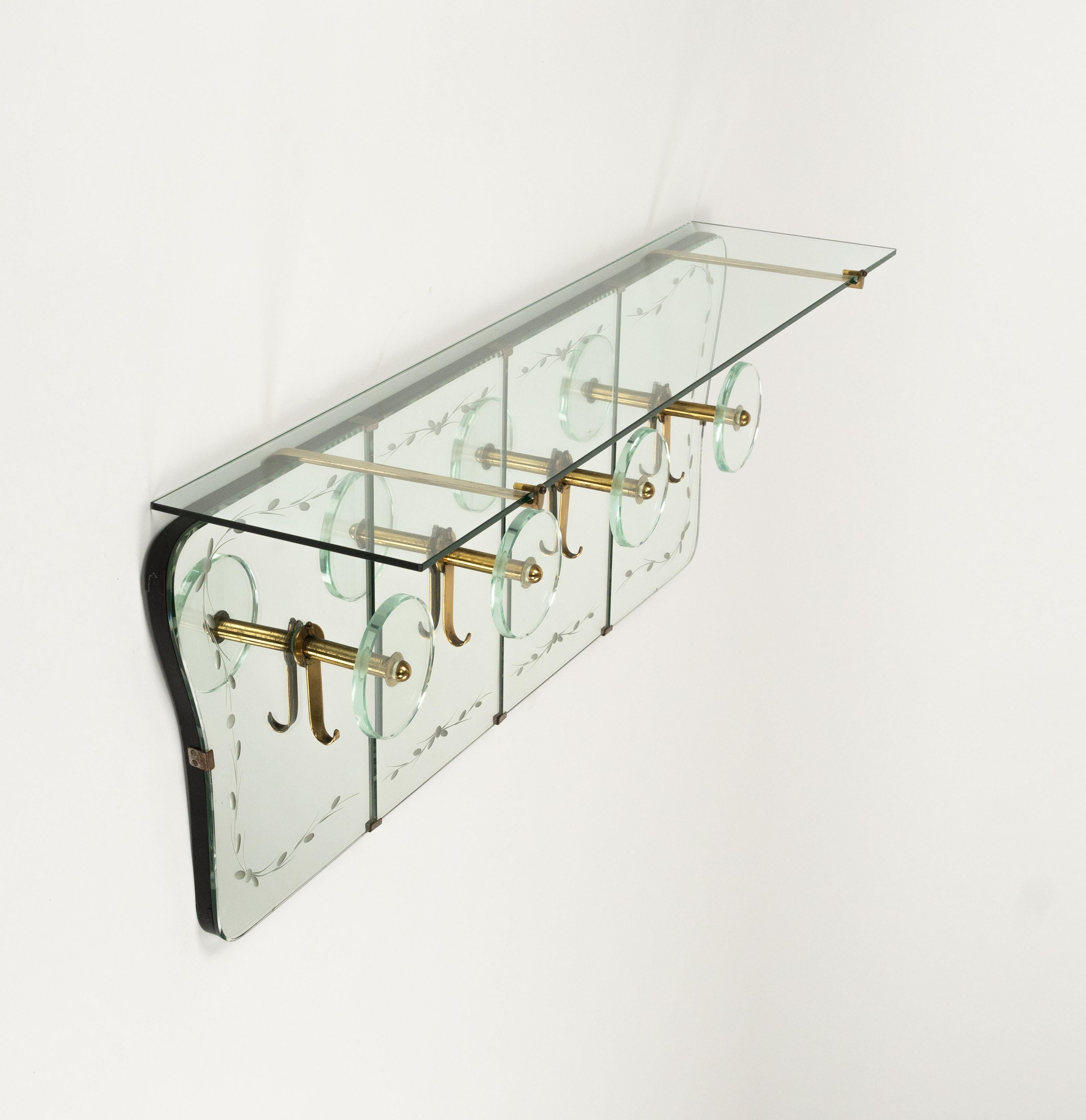 Scaffale appendiabiti del Medioevo in specchio, ottone e vetro di Cristal Arte, Italia, anni '50 in vendita 1