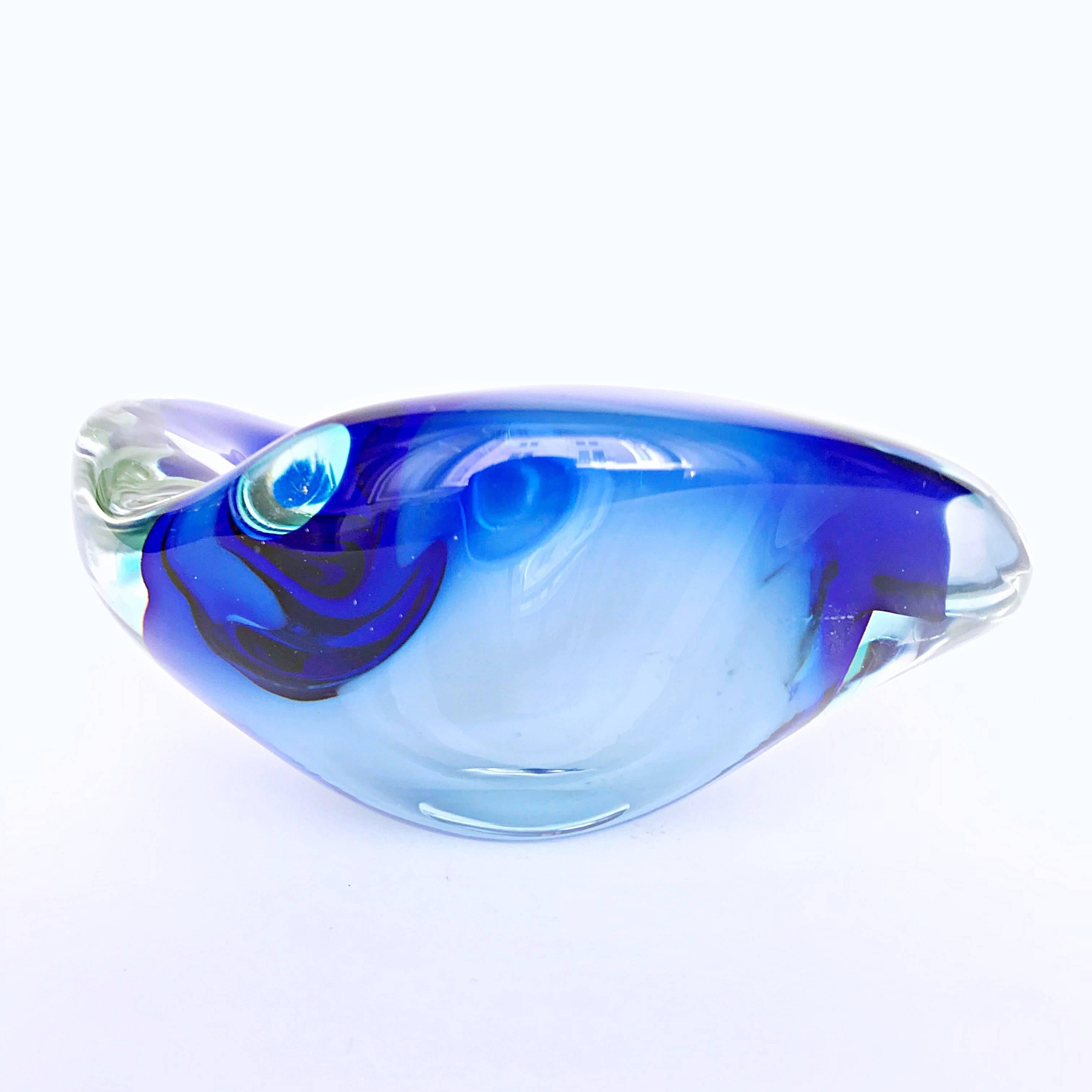 Midcentury Cobalt Blue Biomorphic Blown Murano Art Glass Bowl, 1950s, Italy 3