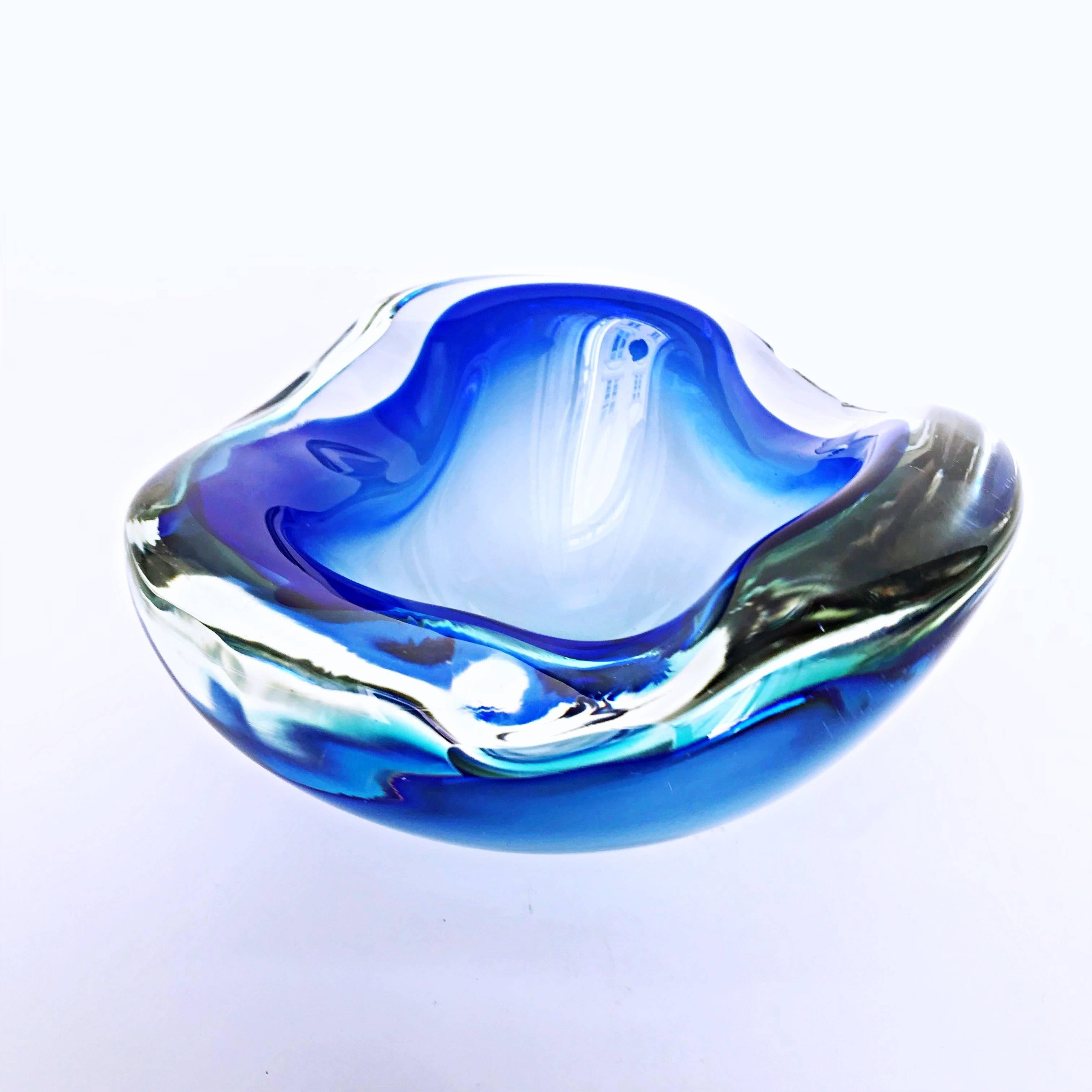 Midcentury Cobalt Blue Biomorphic Blown Murano Art Glass Bowl, 1950s, Italy 1