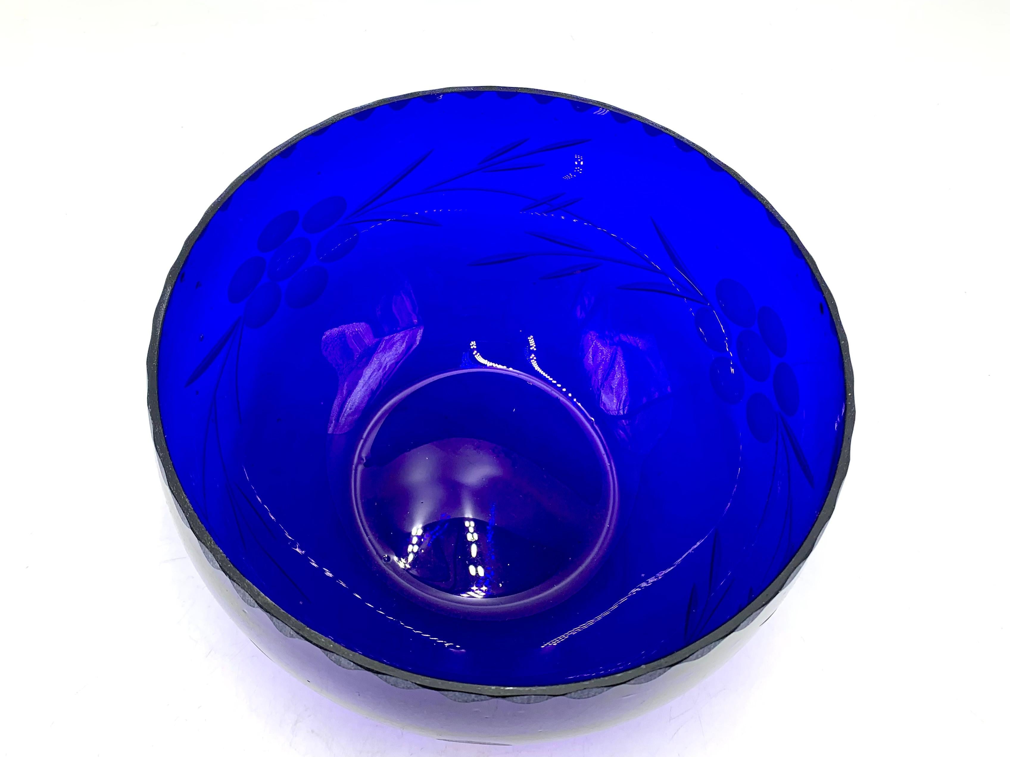 Midcentury Cobalt Blue Glass Bowl, Poland, 1960s In Good Condition In Chorzów, PL