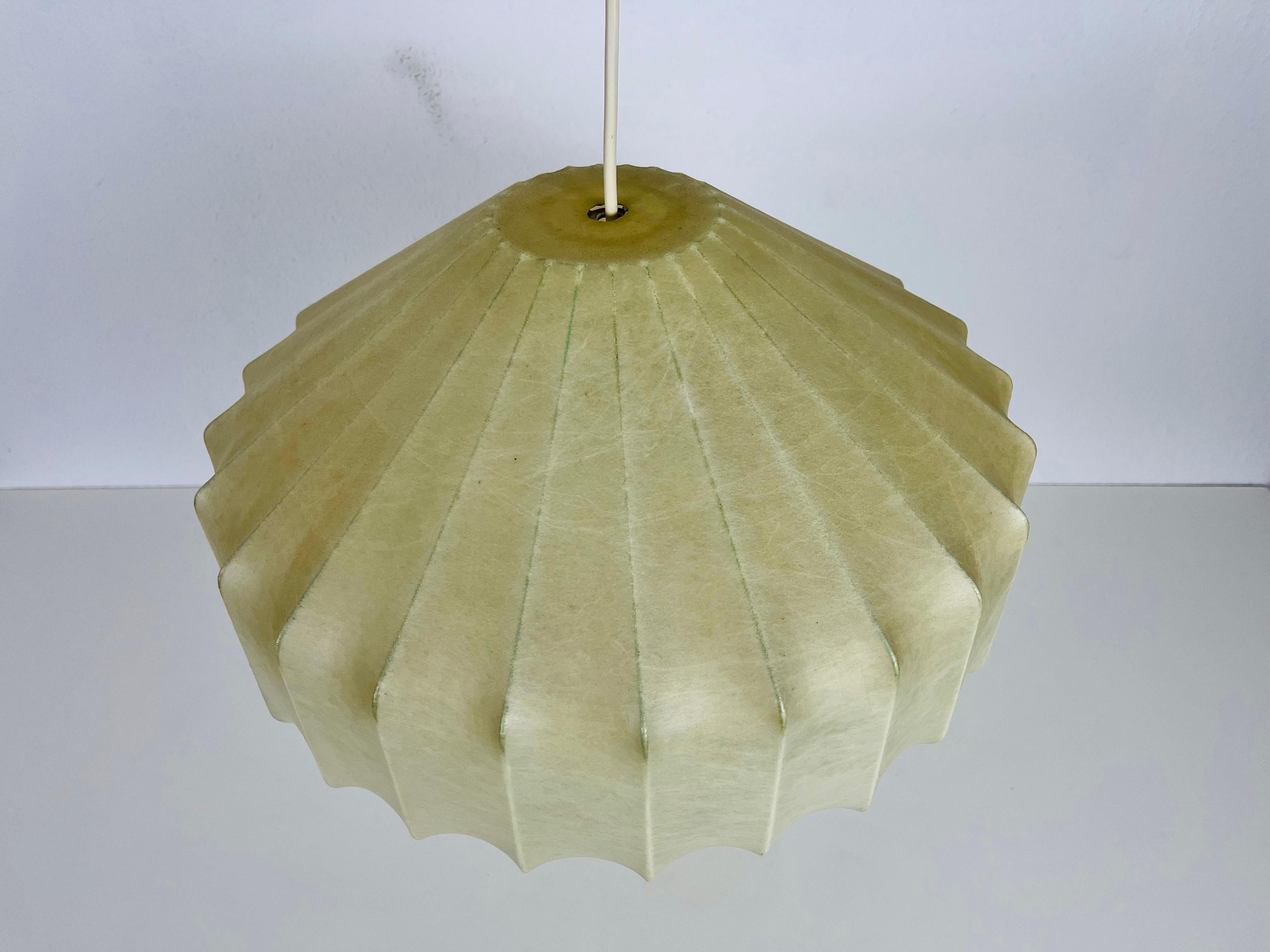 Midcentury Cocoon Losange Pendant Light, 1960s, Italy For Sale 5