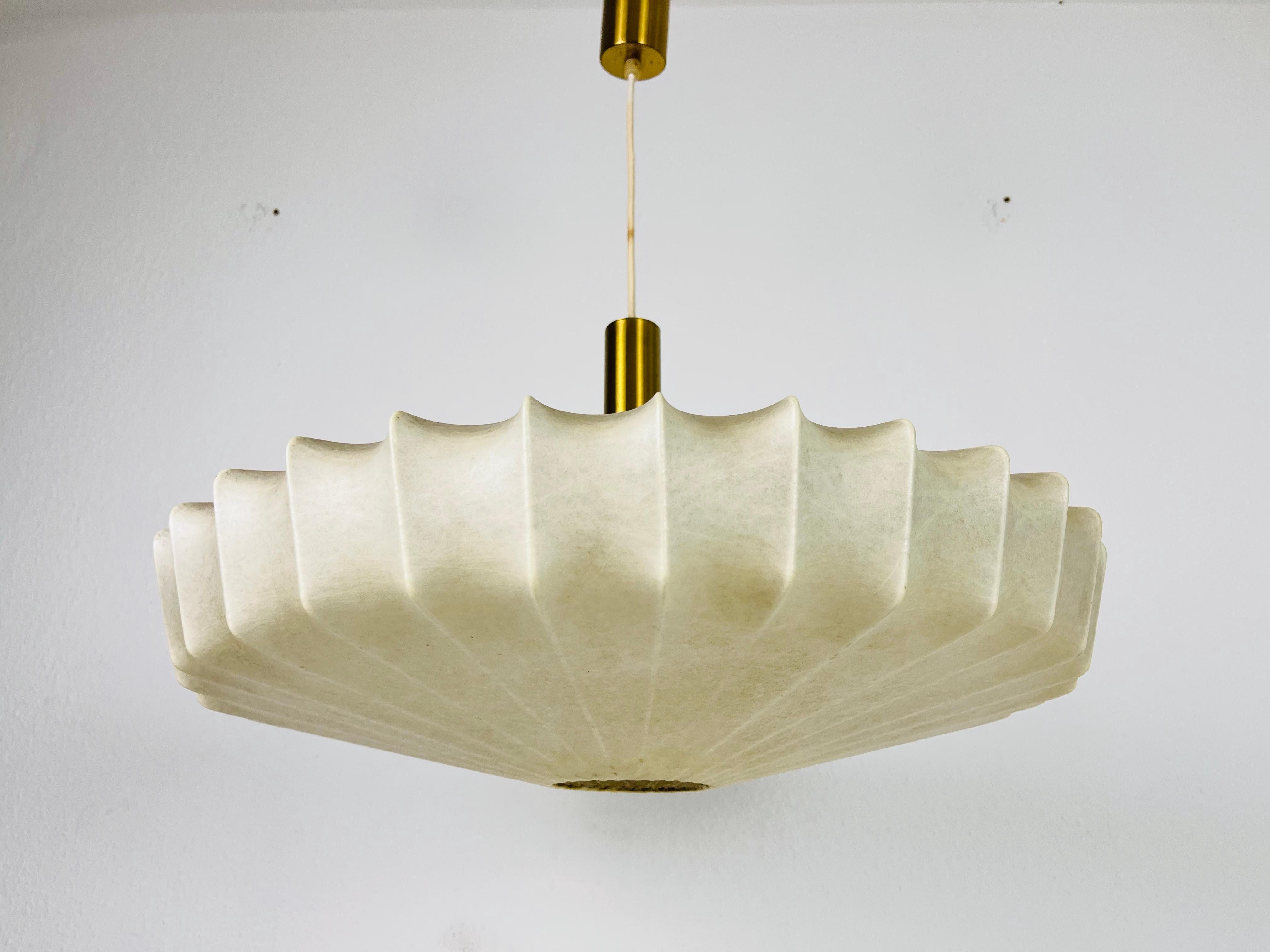 Midcentury Cocoon Losange Shape Pendant Light, 1960s, Italy In Good Condition In Hagenbach, DE