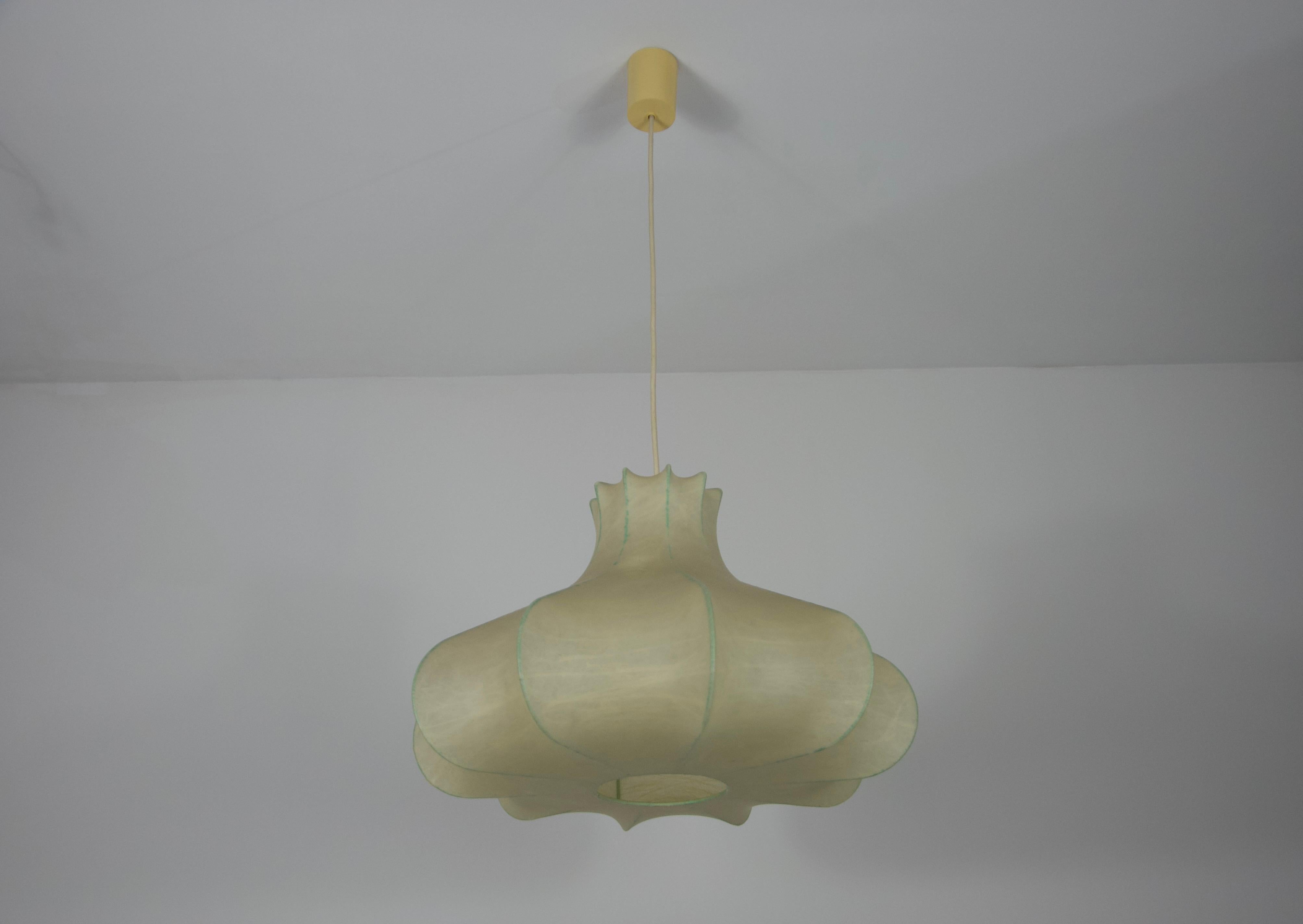 Midcentury Cocoon Pendant Light, 1960s, Italy In Good Condition In Hagenbach, DE