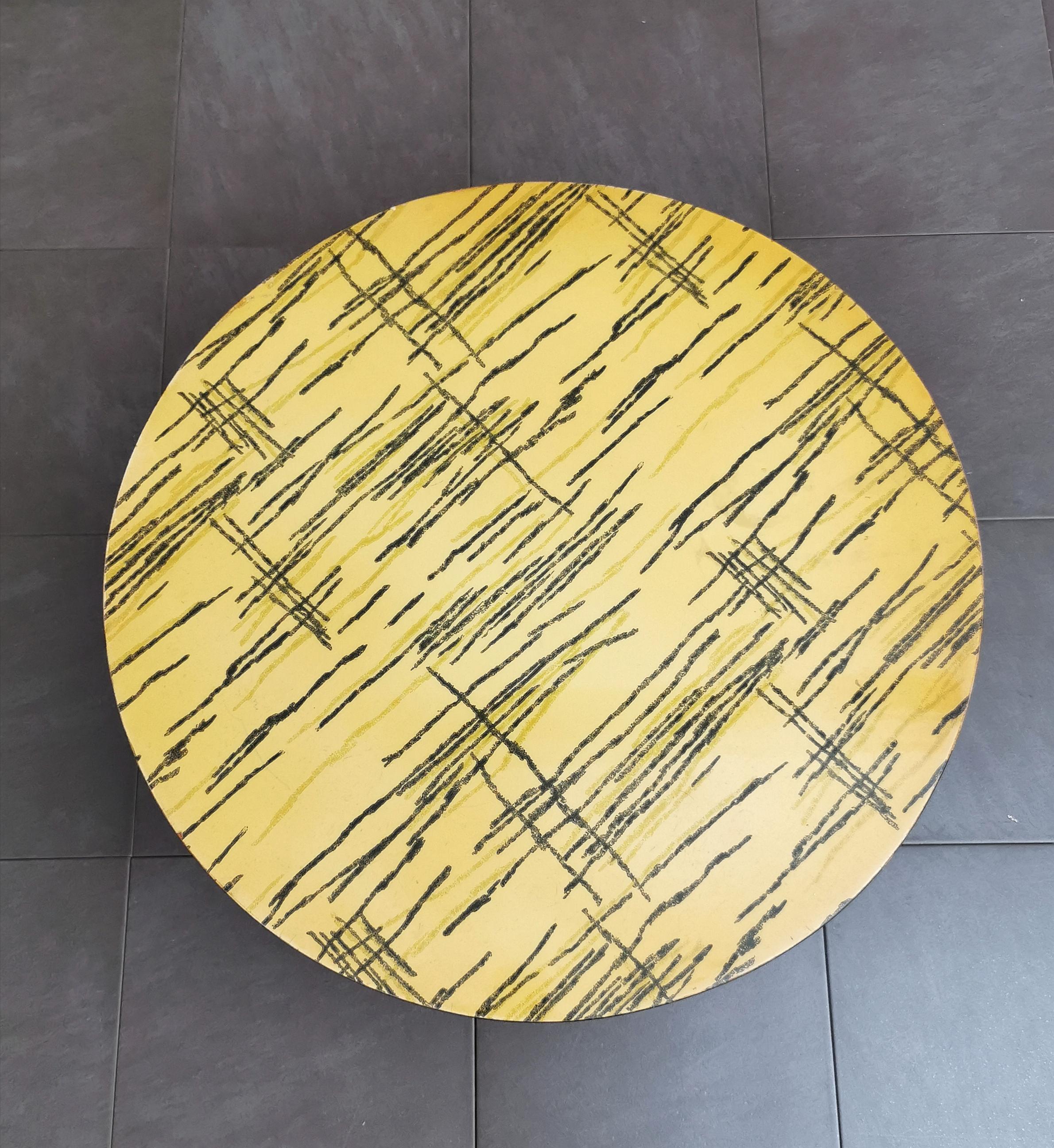 Coffee Table Wood Metal Brass Round Midcentury Modern Italian Design 1960s For Sale 1
