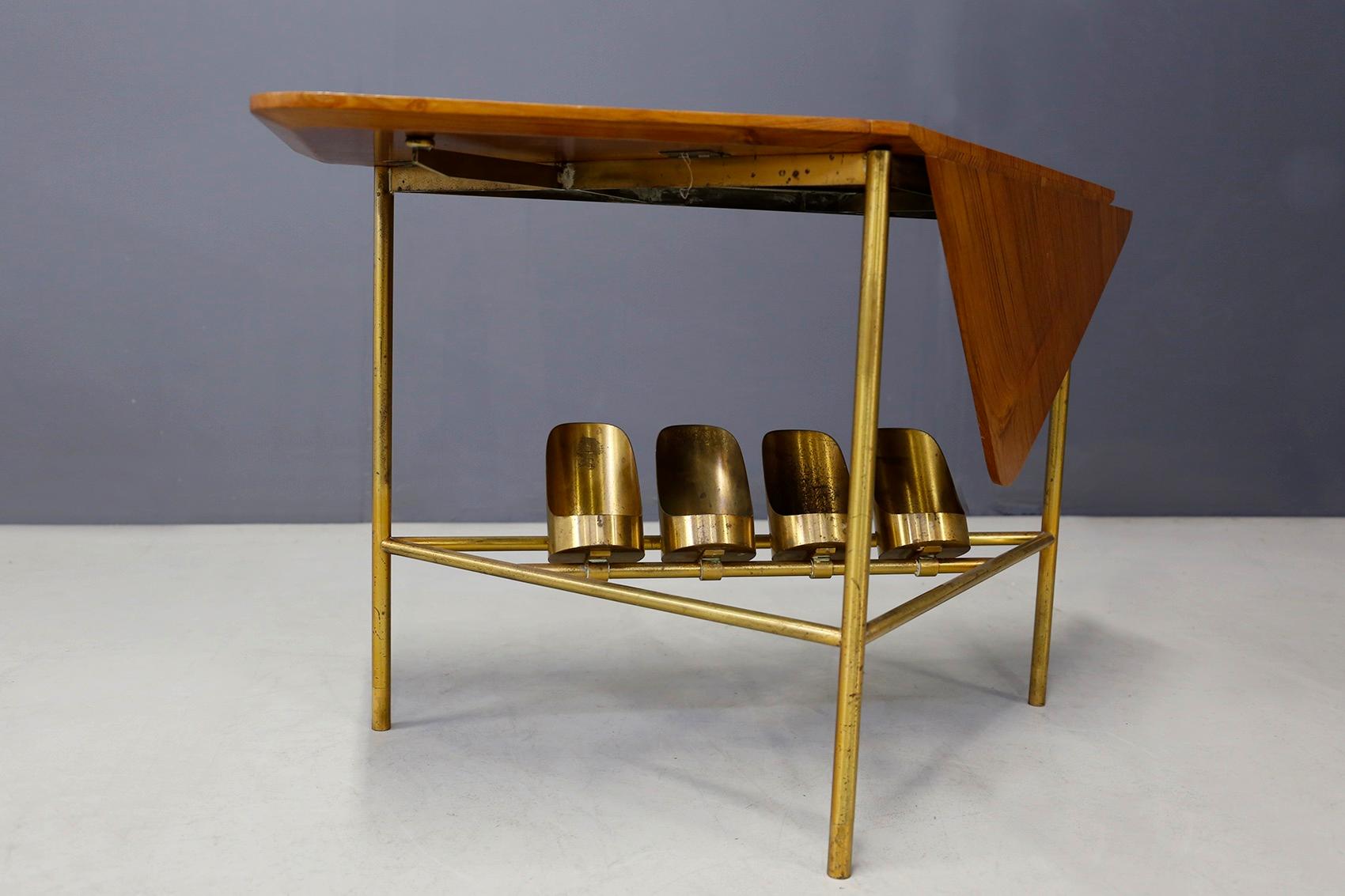 Midcentury Coffee Table Attributed to Ignazio Gardella in Brass and Wood, 1950s 4