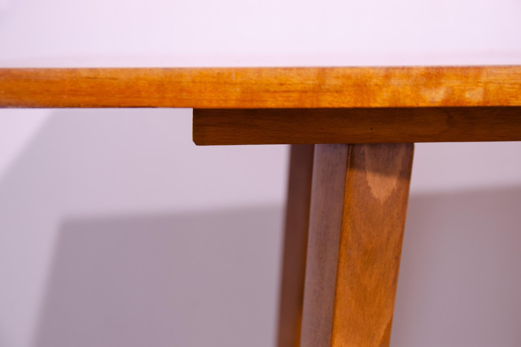 Table basse du milieu du siècle par František Jirák pour Tatra nábytok, années 1960 en vente 1