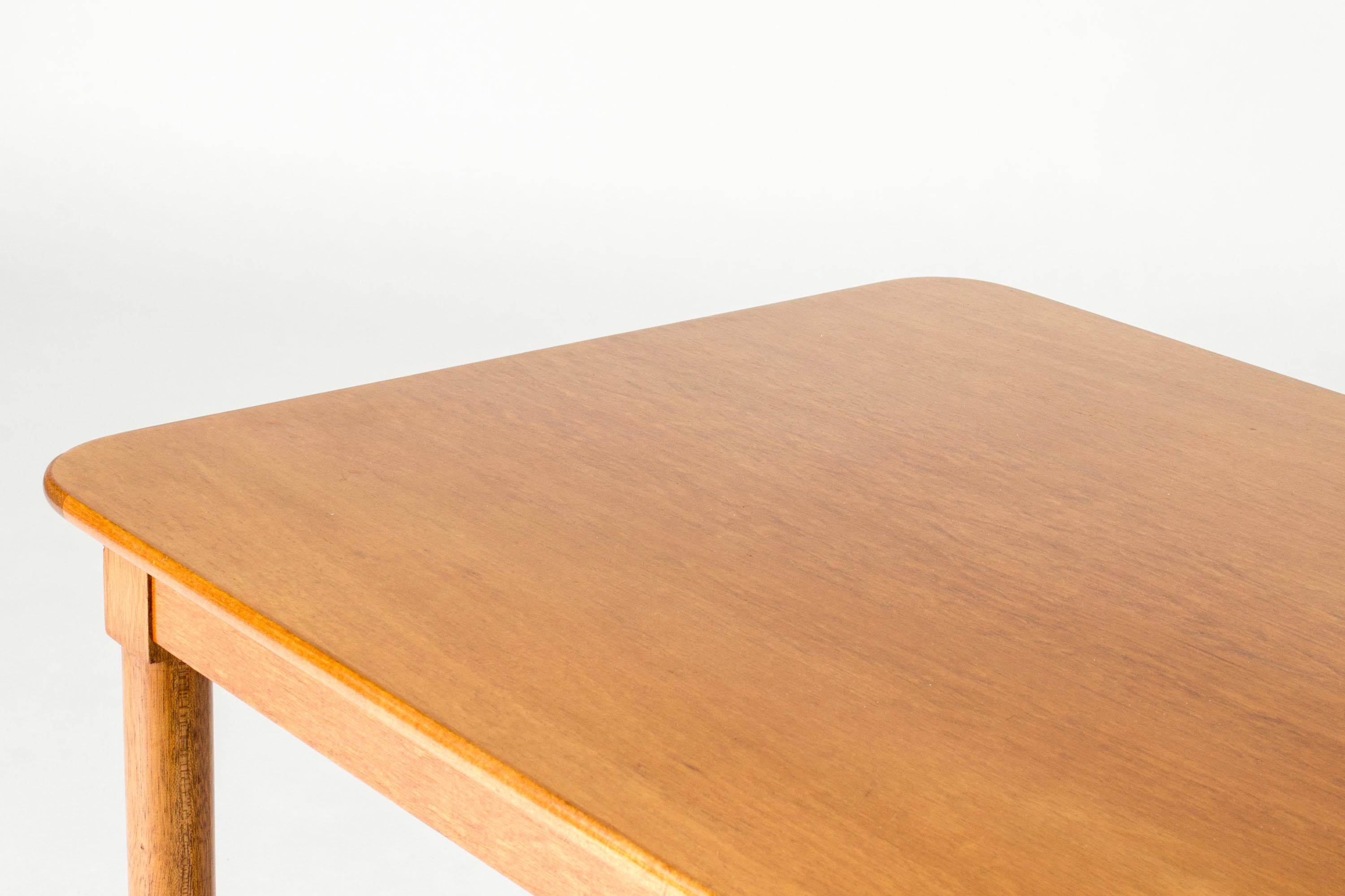 Milieu du XXe siècle Table basse de milieu de siècle par Josef Frank, Svenskt Tenn, Suède, années 1950 en vente