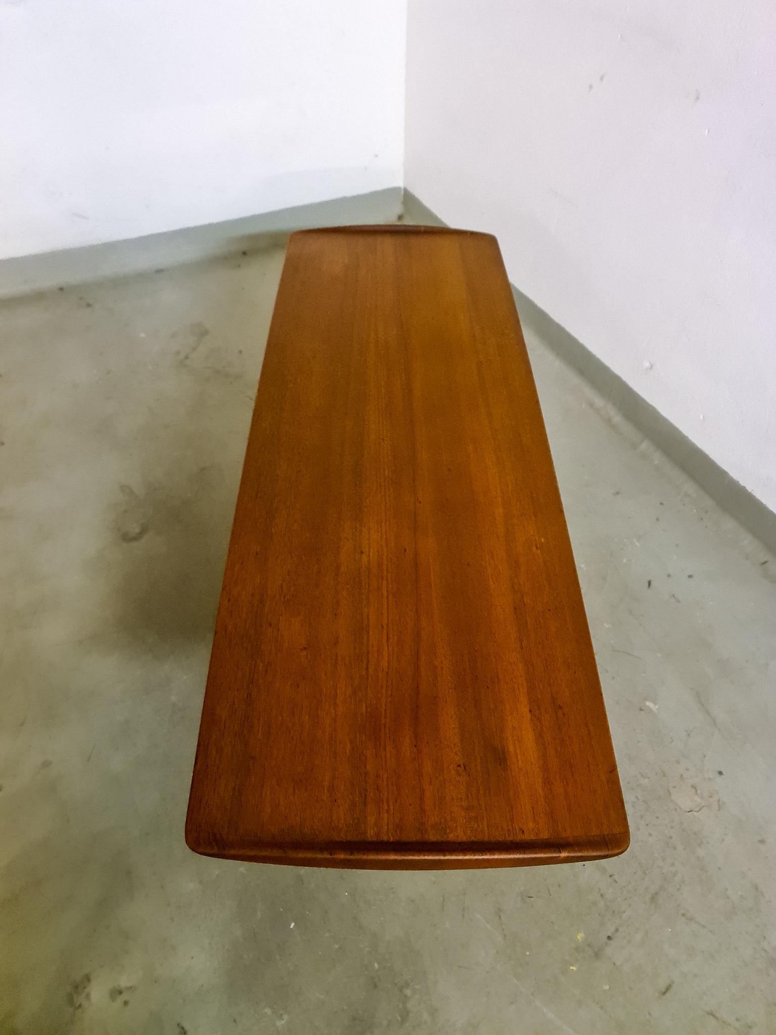 Midcentury Coffee Table by Kindt-Larsen for France and Daverkosen Denmark, 1960s For Sale 5