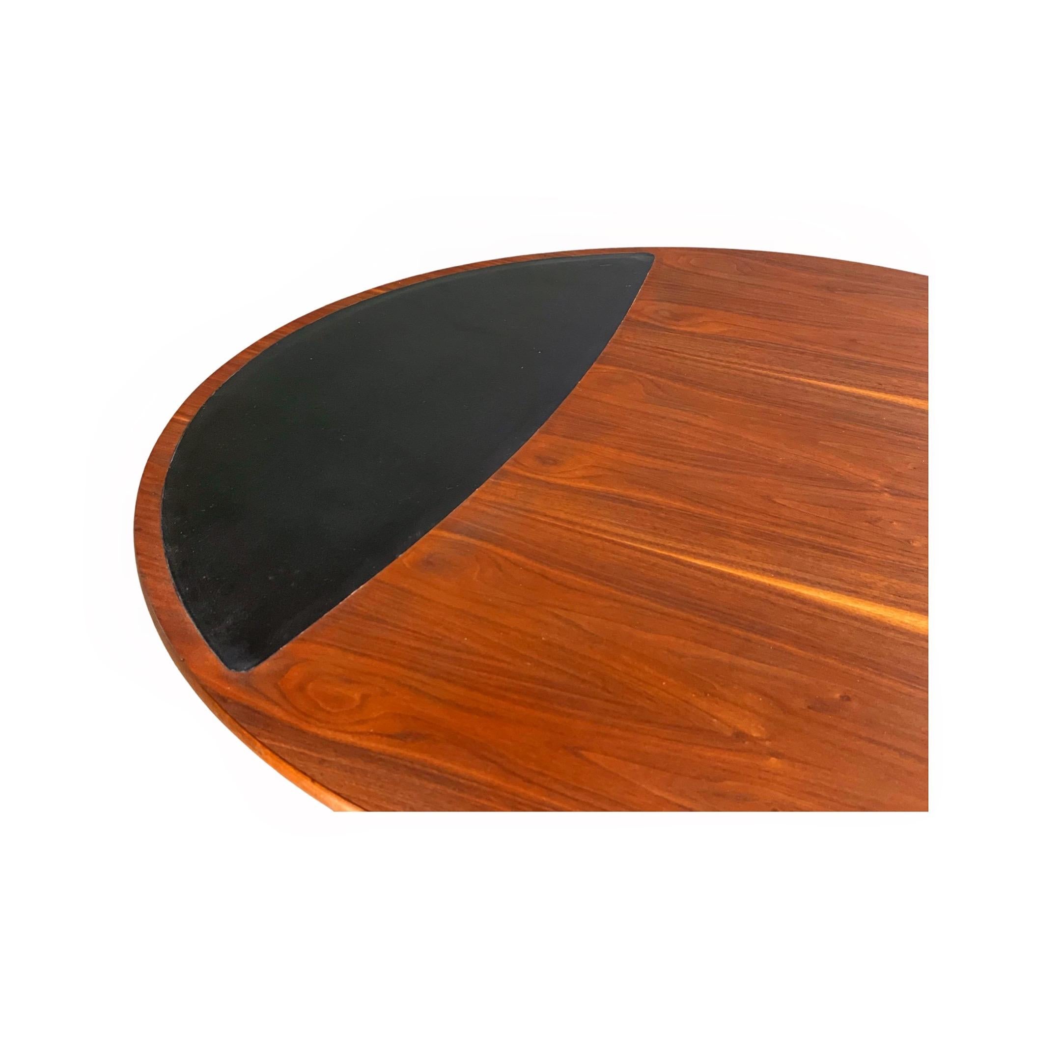 Midcentury Coffee Table in Walnut and Leather by Barney Flagg, Drexel Parallel In Good Condition For Sale In Framingham, MA