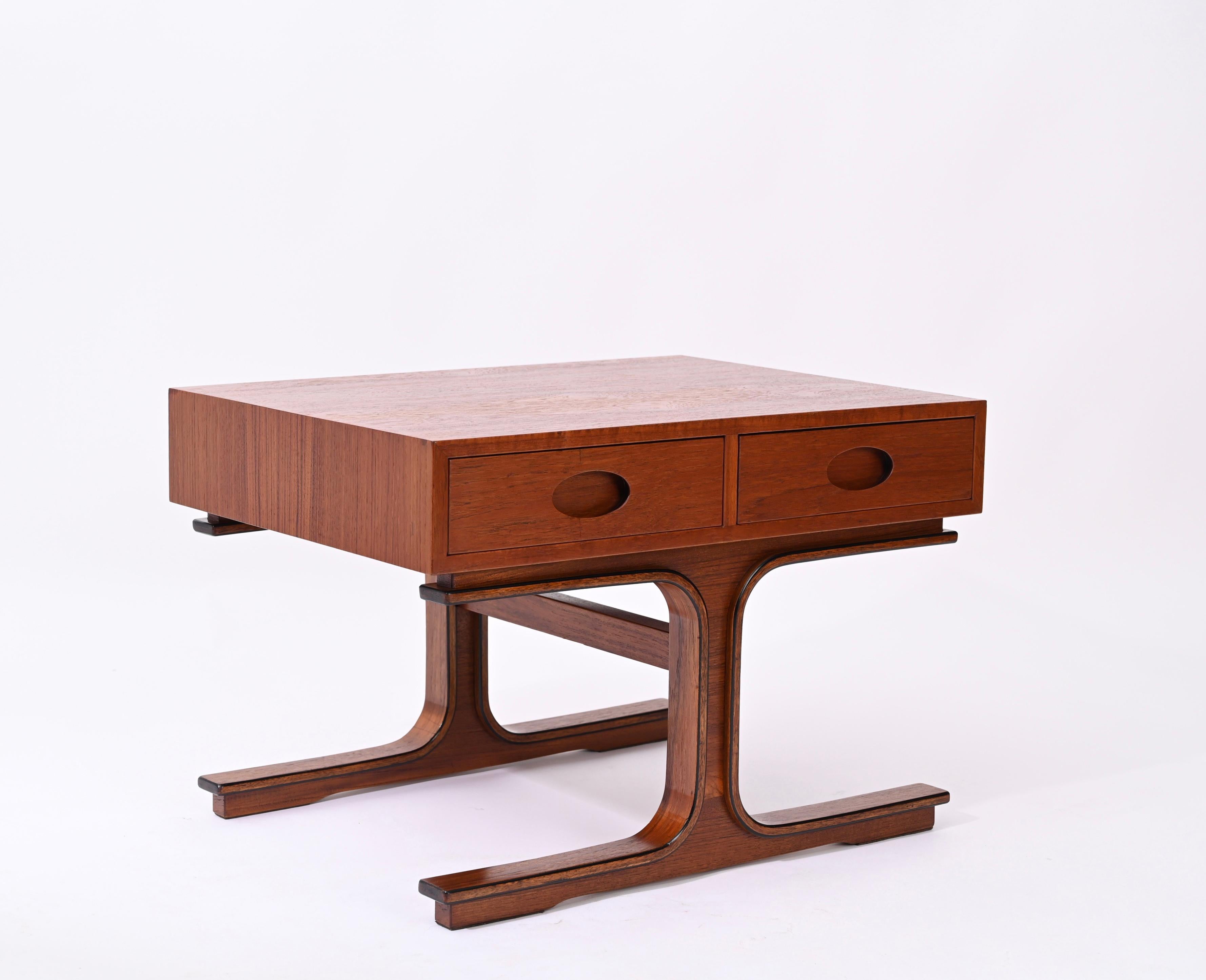 Table basse du milieu du siècle Mod. 554 de Gianfranco Frattini pour Bernini, Italie, années 1960 en vente 4